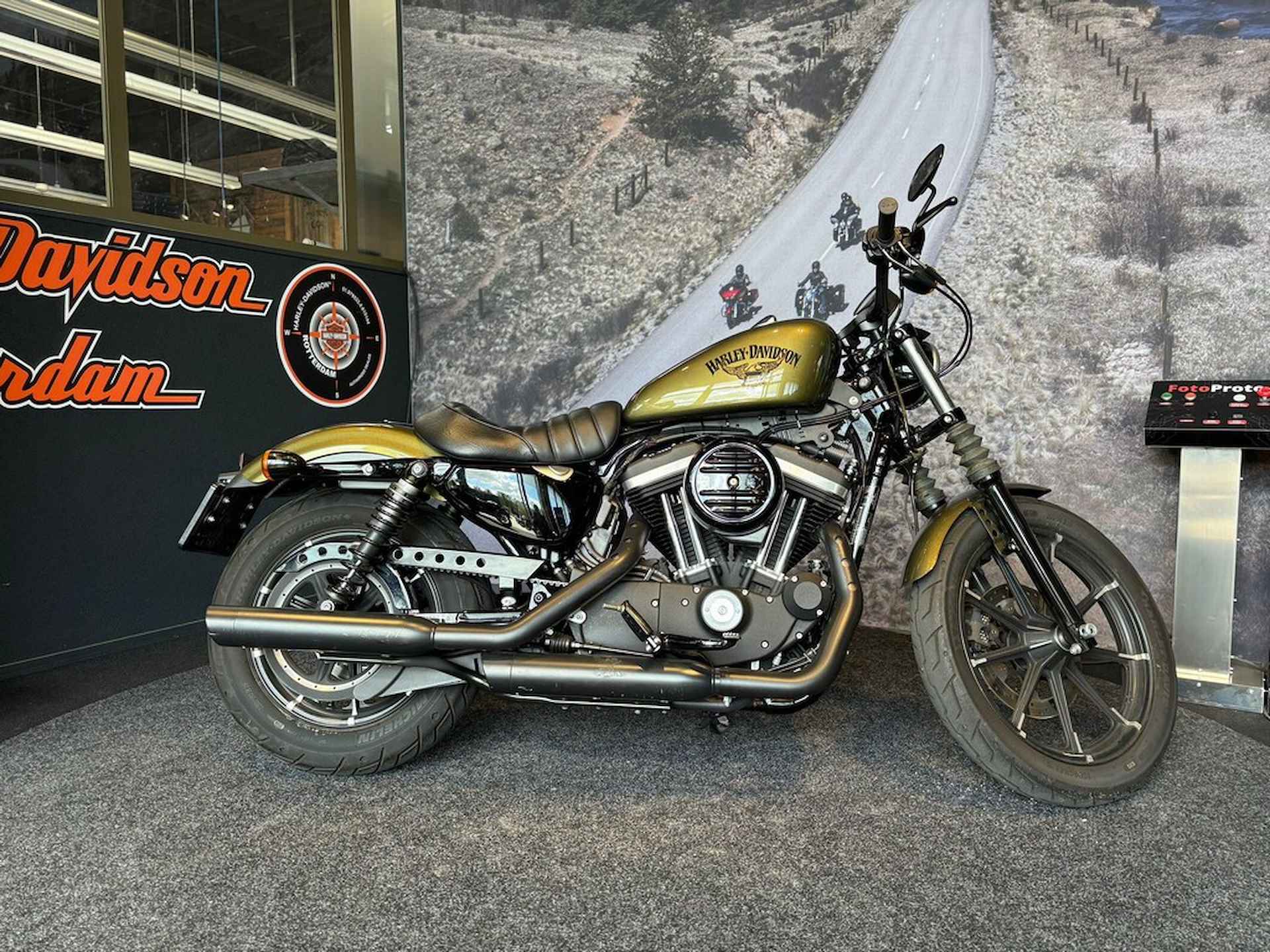 Harley-Davidson XL883N Sportster Solid Colour - 8/10