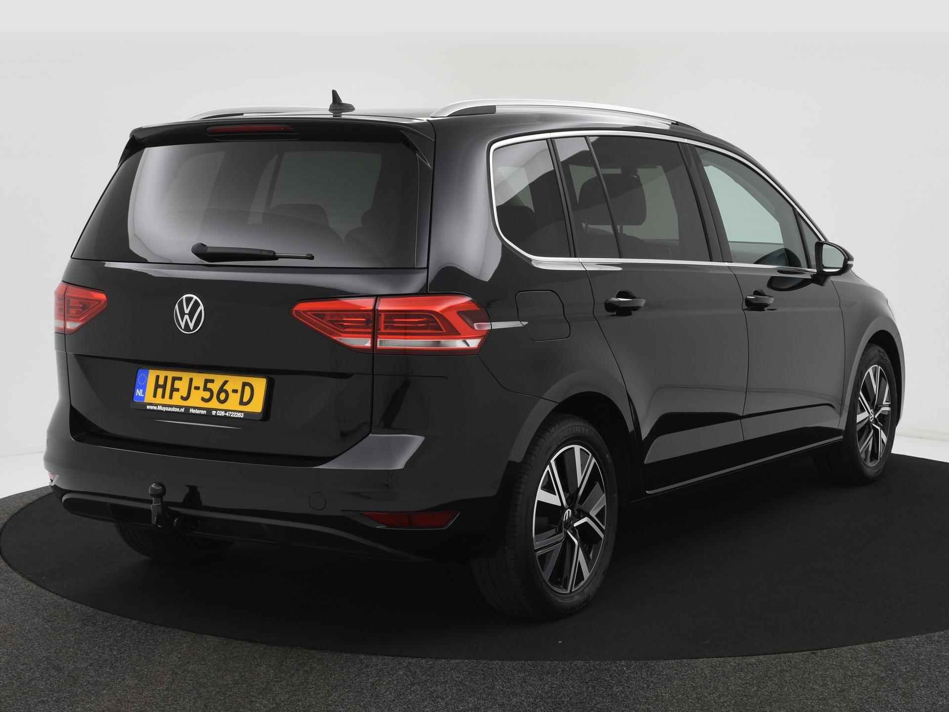 Volkswagen Touran 1.5 TSI Comfortline Business 7p TREKH|LED|CRUISE|PDC|STOELVERW|APPLECARPLAY - 4/36