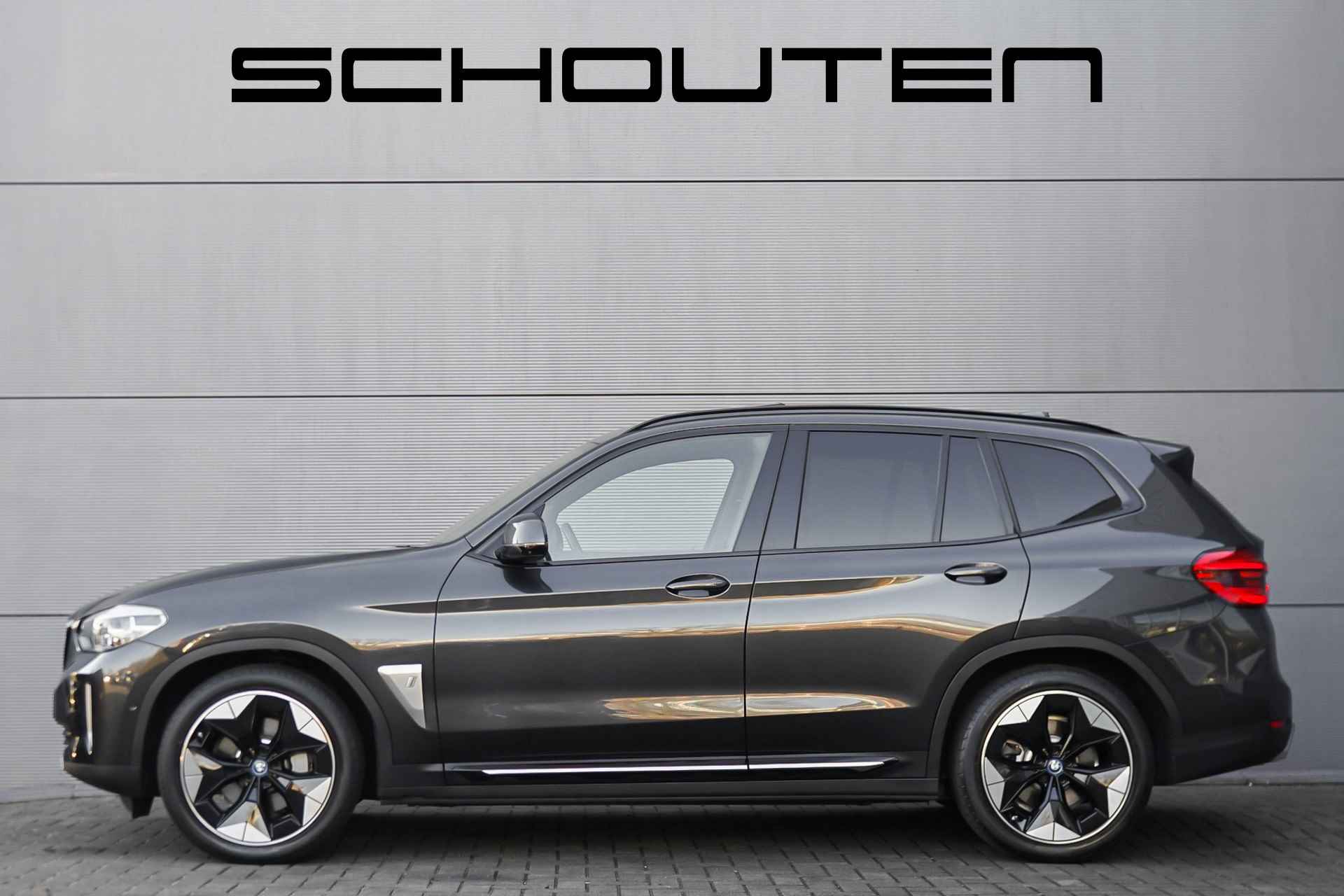 BMW iX3 High Ex 80 kWh Pano Leder Trekhaak Live Cockpit Pro 1e Eig Ori NL - 13/56