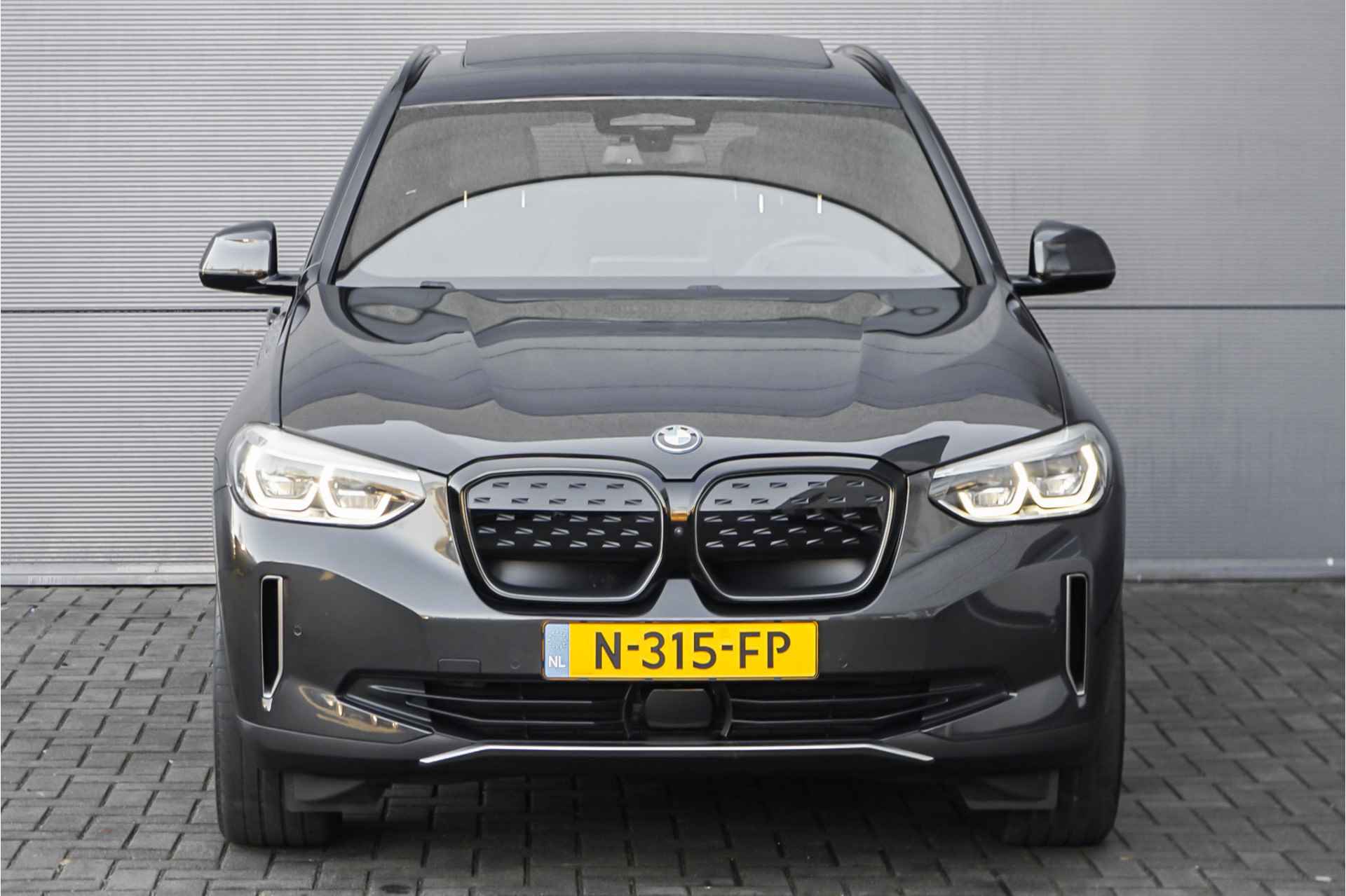 BMW iX3 High Ex 80 kWh Pano Leder Trekhaak Live Cockpit Pro 1e Eig Ori NL - 17/56