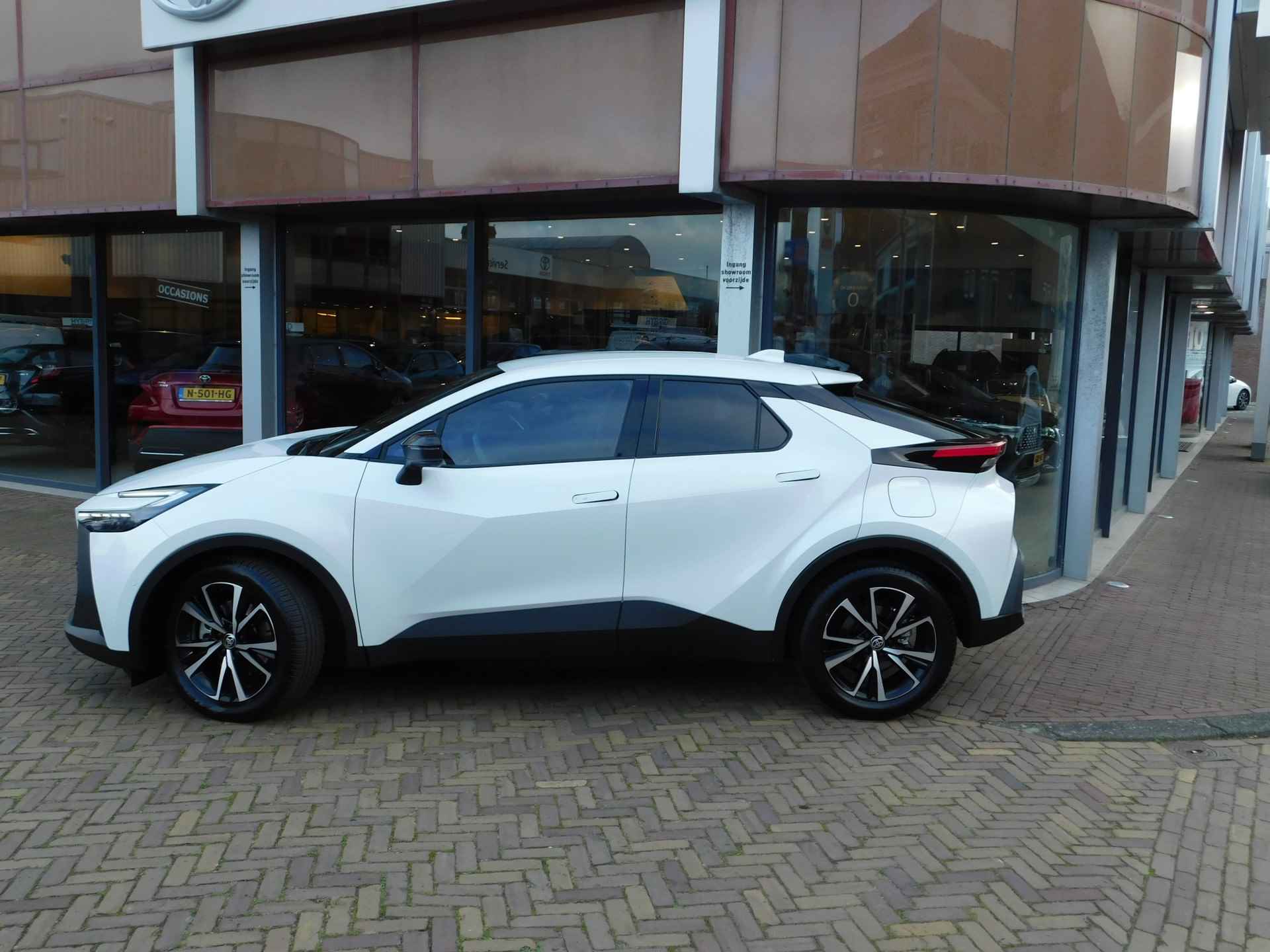 Toyota C-HR 2.0 Plug-in Hybrid 220 First Edition - 4/49