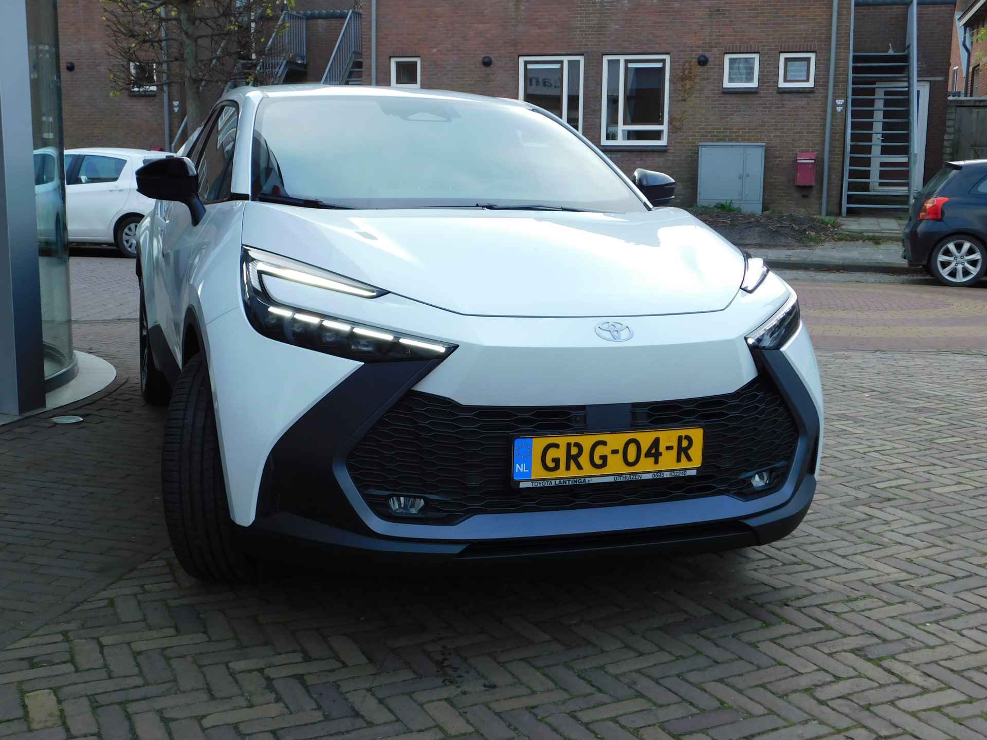 Toyota C-HR 2.0 Plug-in Hybrid 220 First Edition - 8/49