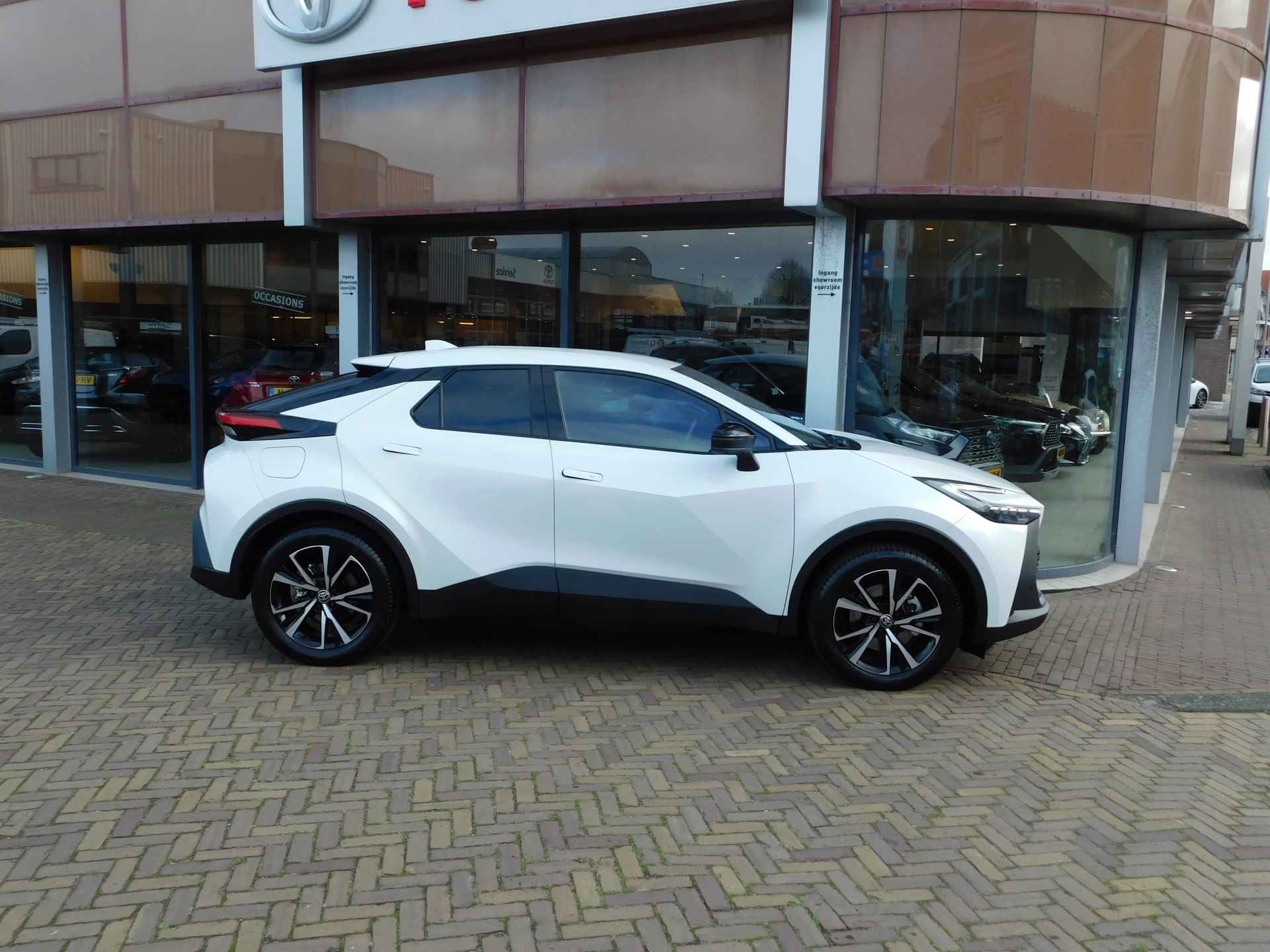 Toyota C-HR 2.0 Plug-in Hybrid 220 First Edition - 32/49