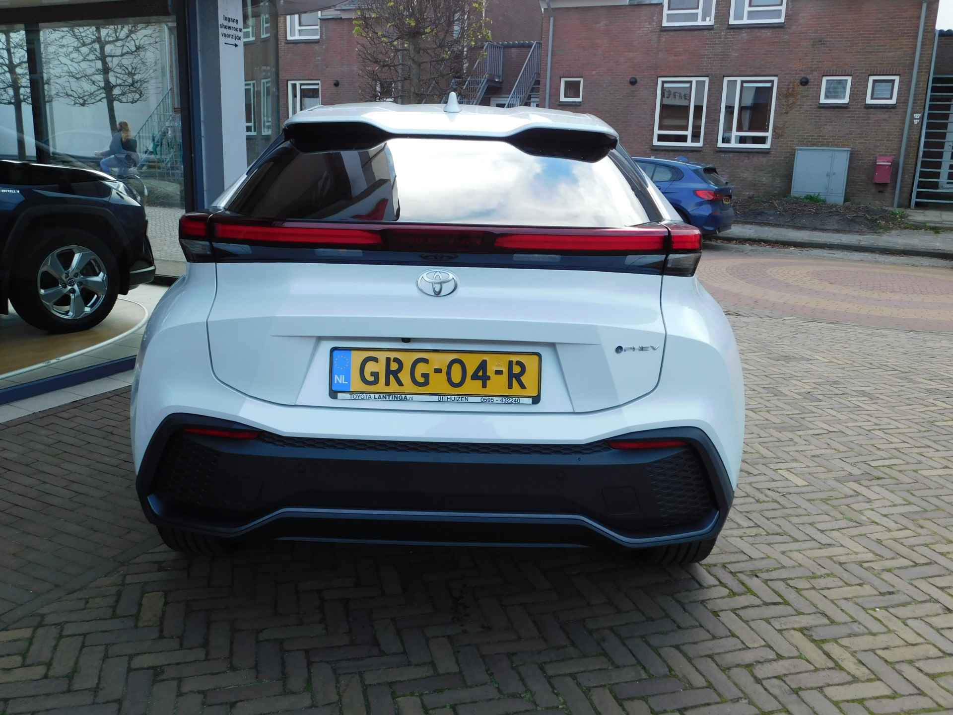 Toyota C-HR 2.0 Plug-in Hybrid 220 First Edition - 36/49