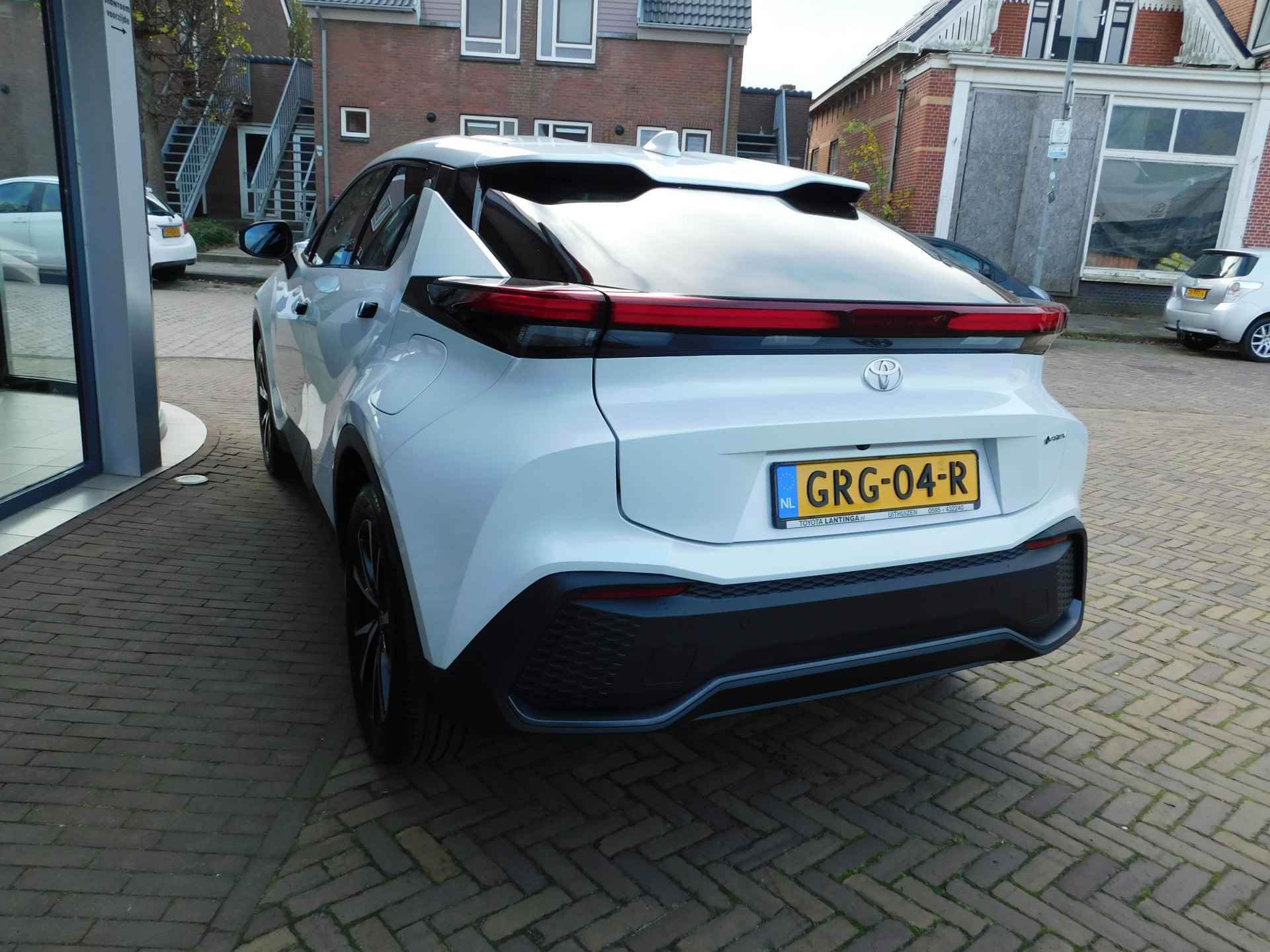 Toyota C-HR 2.0 Plug-in Hybrid 220 First Edition - 37/49