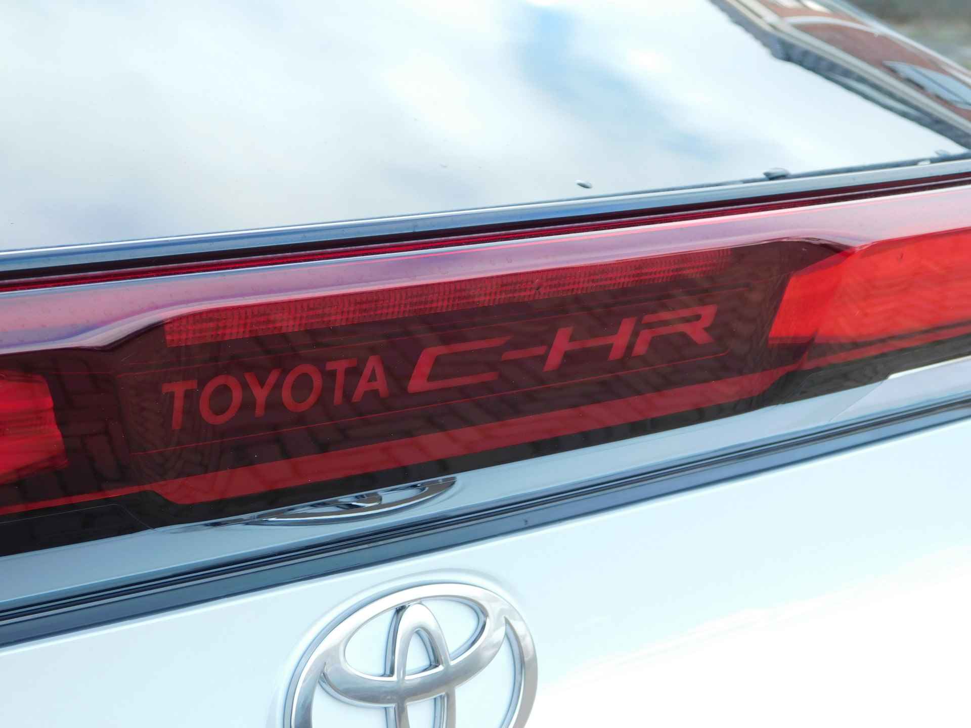 Toyota C-HR 2.0 Plug-in Hybrid 220 First Edition - 38/49