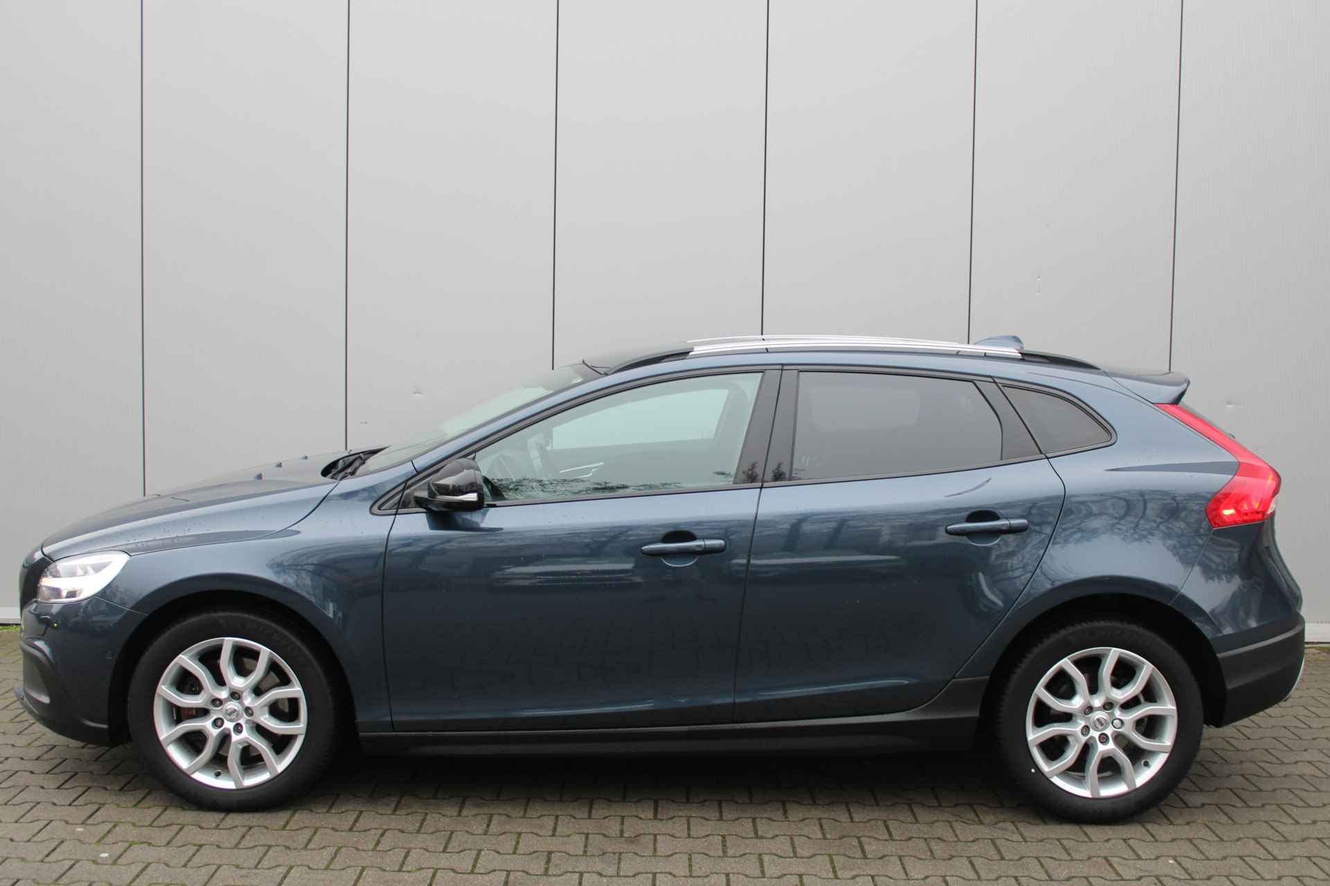 Volvo V40 Cross Country T3 Automaat Polar+ Luxury | Trekhaak | Standkachel | Leer | El. Bestuurdersstoel - 6/41