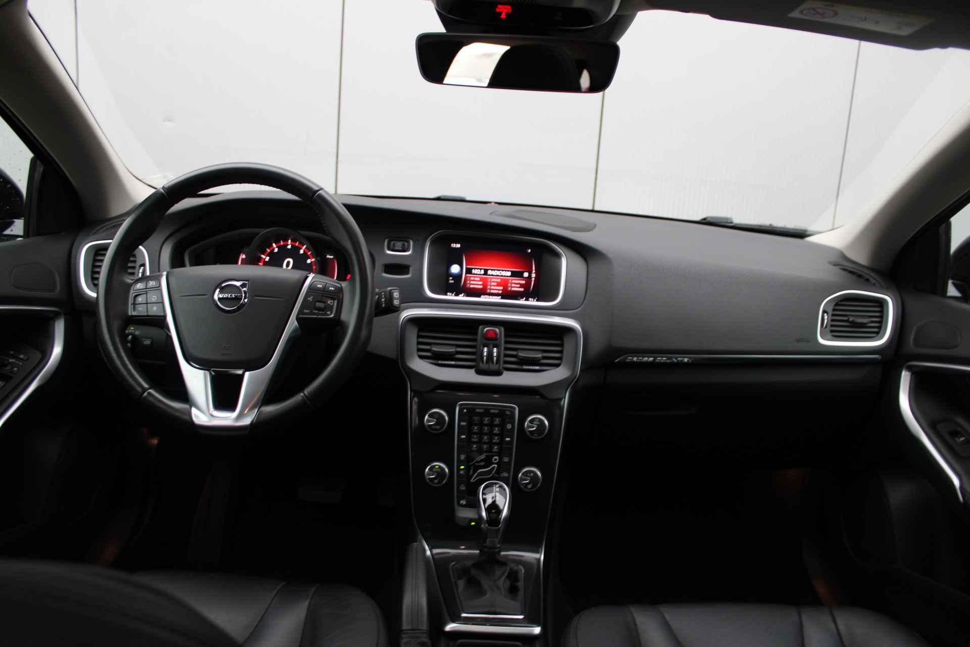 Volvo V40 Cross Country T3 Automaat Polar+ Luxury | Trekhaak | Standkachel | Leer | El. Bestuurdersstoel - 23/41