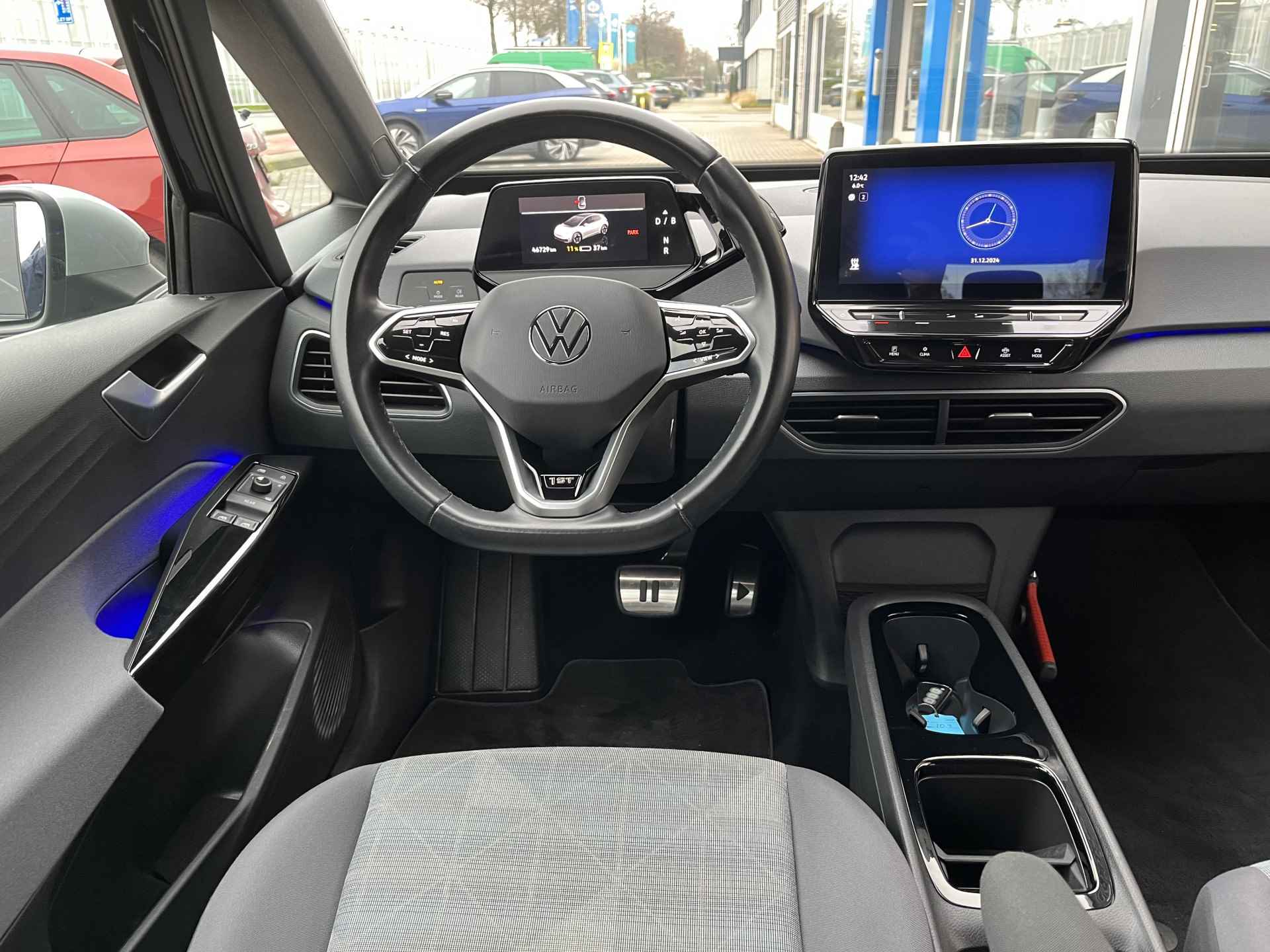 Volkswagen ID.3 First 58 kWh / AUTOMAAT/ ADAPT. CRUISE/ NAVI/ APP-CONNECT/ DAB/ STUUR & STOELVERWARMING/ PARK. SENSOREN - 9/44