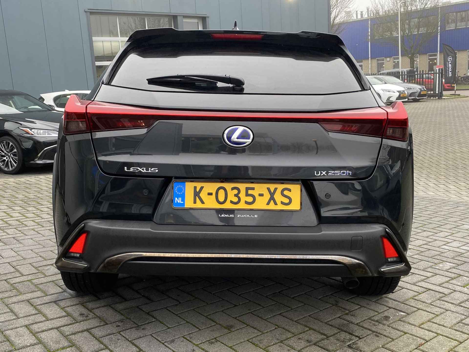 Lexus UX 250h F Sport Line NL-AUTO SCHUIFDAK EL-STOELEN STOELVERW NAV CARPLAY BLIND-SPOT KEYLESS - 4/42