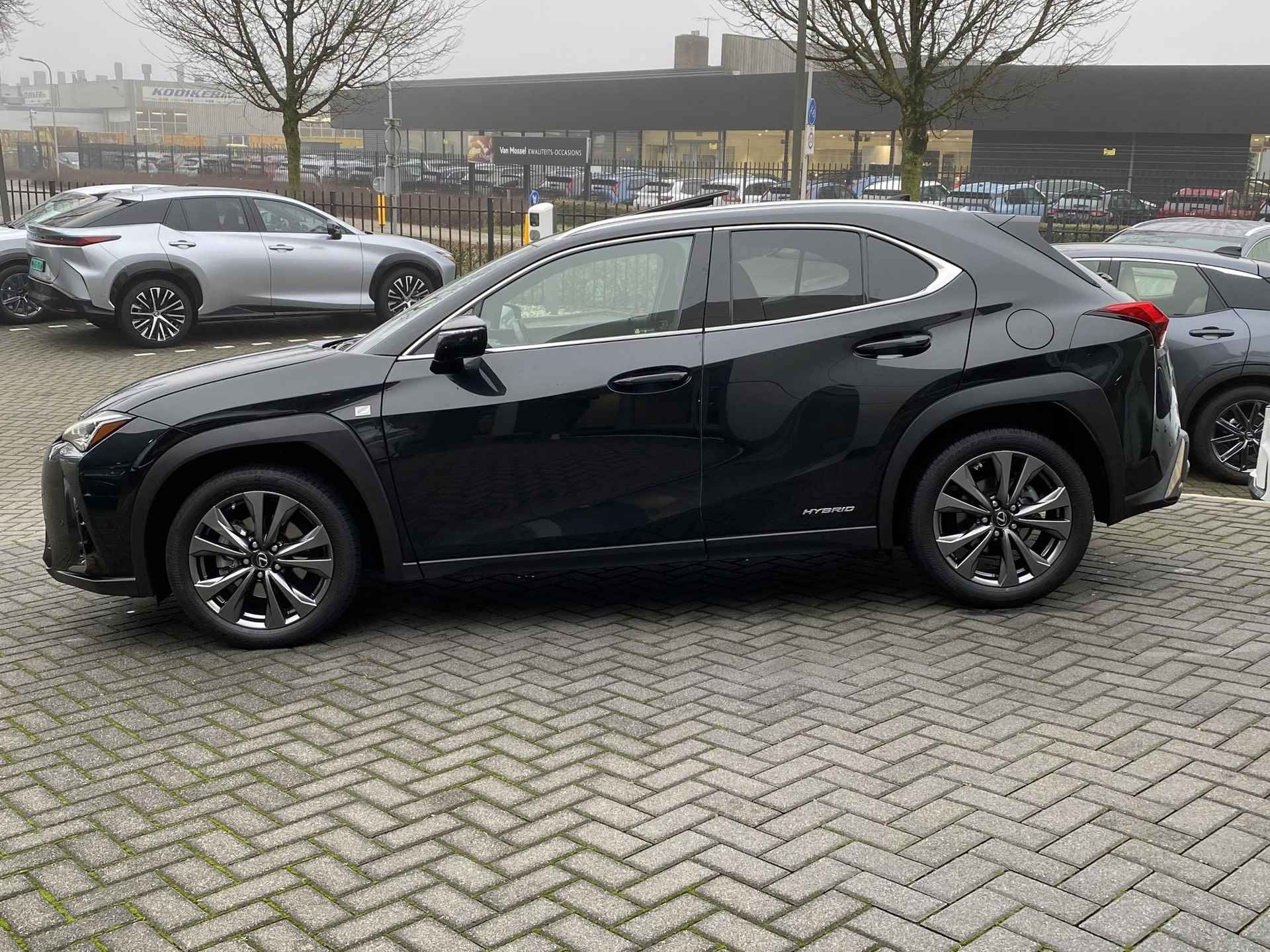 Lexus UX 250h F Sport Line NL-AUTO SCHUIFDAK EL-STOELEN STOELVERW NAV CARPLAY BLIND-SPOT KEYLESS - 6/42