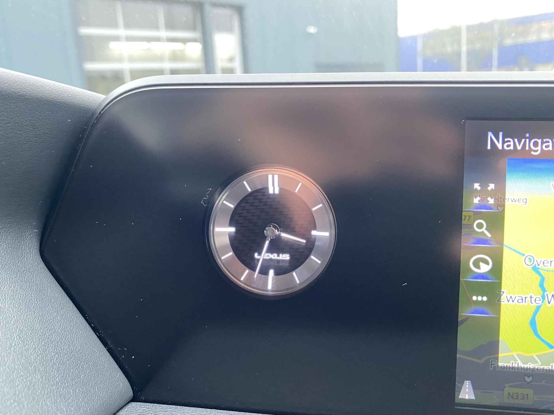 Lexus UX 250h F Sport Line NL-AUTO SCHUIFDAK EL-STOELEN STOELVERW NAV CARPLAY BLIND-SPOT KEYLESS - 35/42