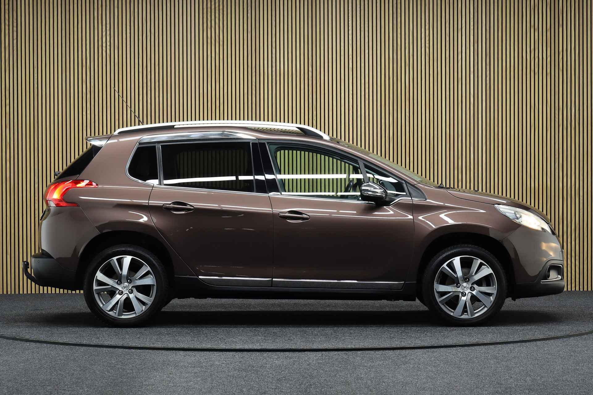 Peugeot 2008 1.6 VTi Féline | Panoramadak | Cruise-control | Navigatie | Clima | Trekhaak - 9/39