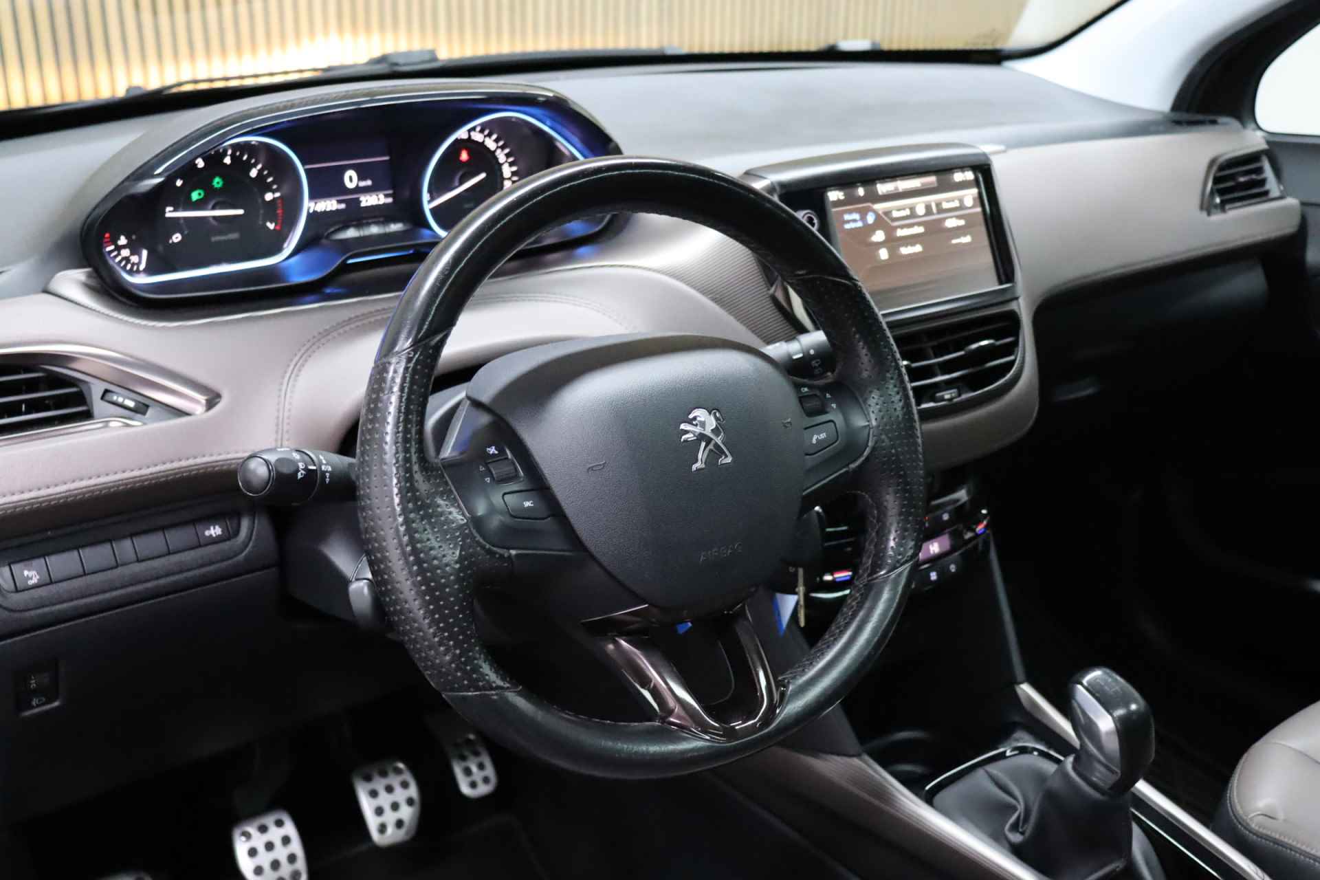 Peugeot 2008 1.6 VTi Féline | Panoramadak | Cruise-control | Navigatie | Clima | Trekhaak - 14/39