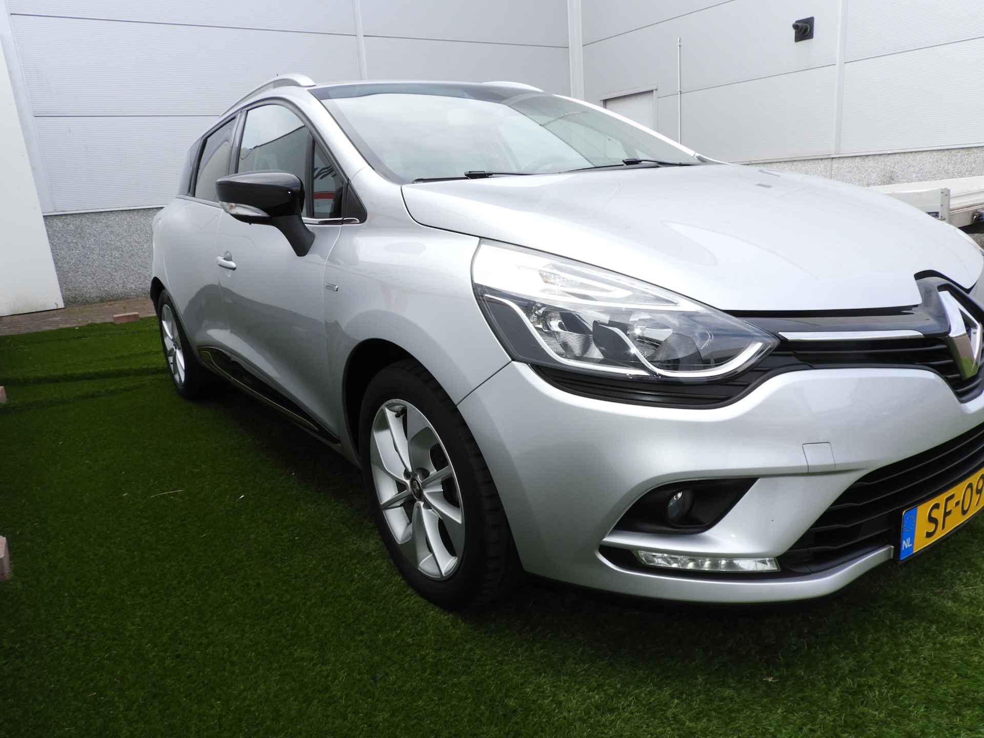 RENAULT Clio Energy TCe 90pk S&amp;S Intens - 25/33