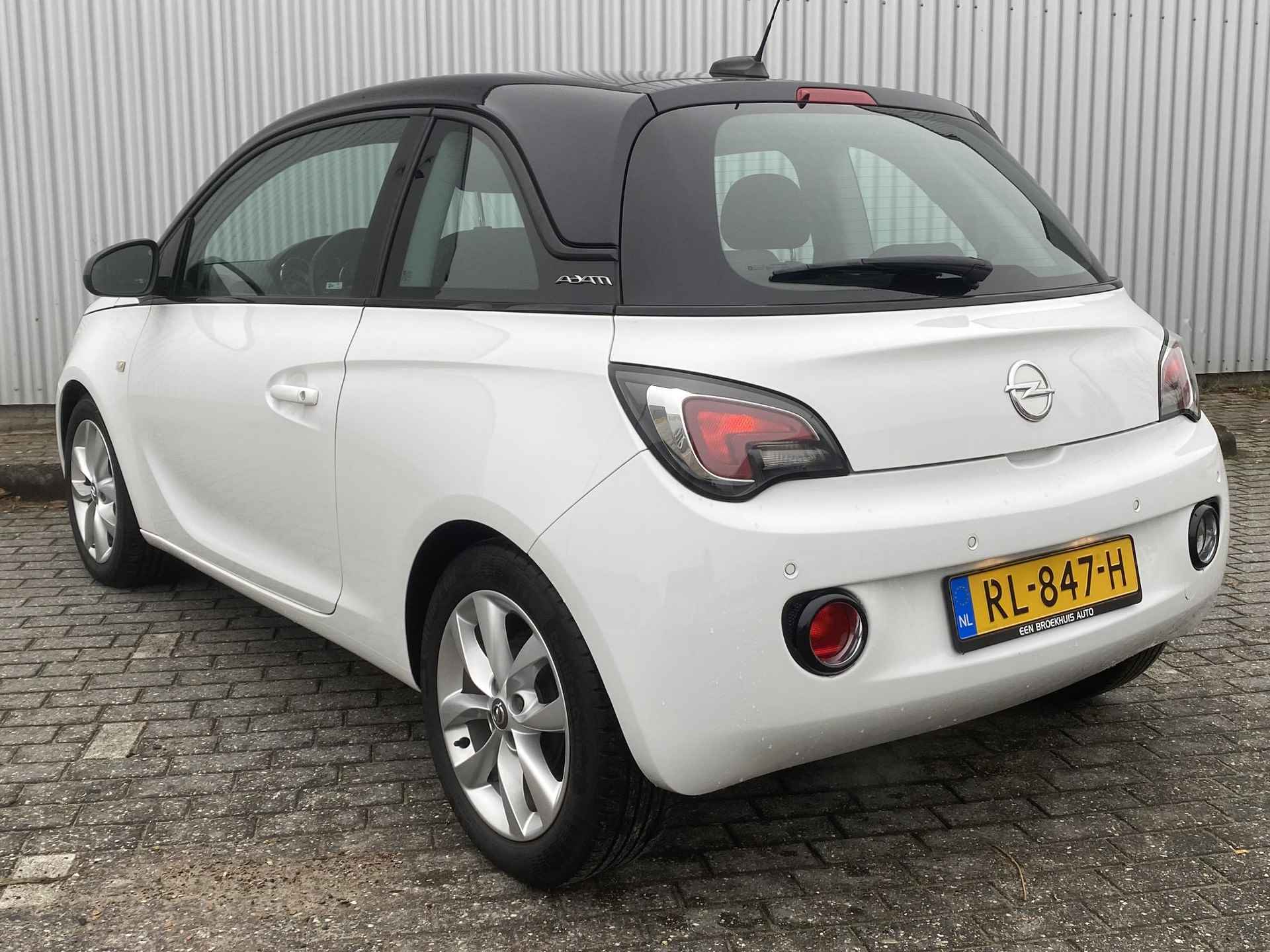 Opel ADAM 1.0 90pk Turbo Jam | Nette auto! | Parkeersensoren | Zwart dak| Carplay | Cruise control | - 2/19