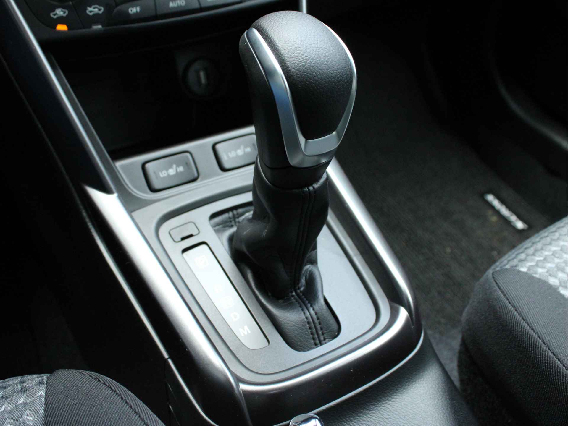 Suzuki S-Cross 1.5 Hybrid Select Automaat Adaptieve Cruise en Climate Control, Carplay/Android Auto, Parkeersensoren Voor en Achter, Bluetooth - 19/41