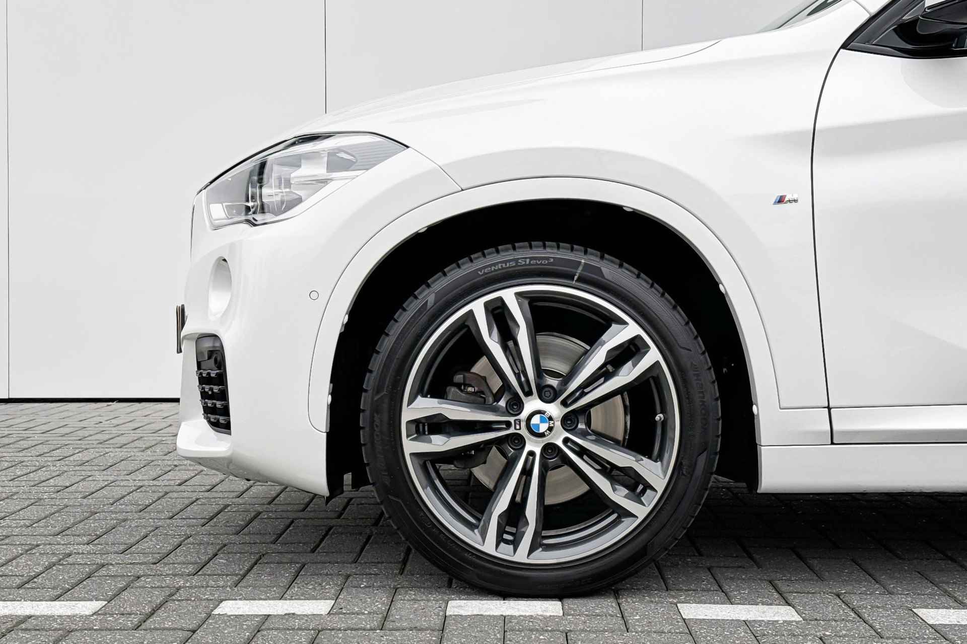 BMW X1 sDrive20i High Executive Edition - 3/27