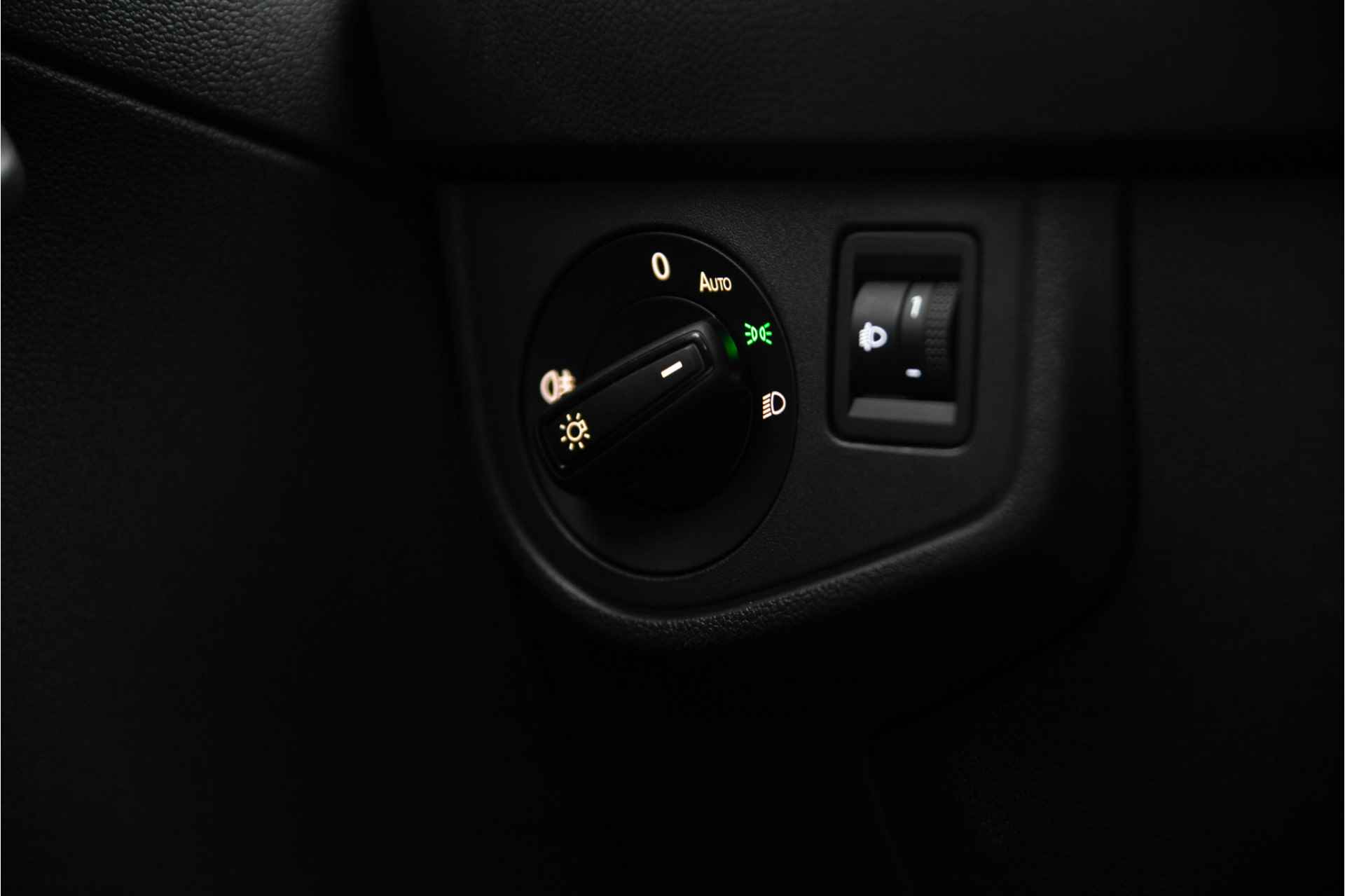 Volkswagen Taigo Life 1.0TSi 95pk | Navigatie | Camera | Stoelverwarming | - 16/33