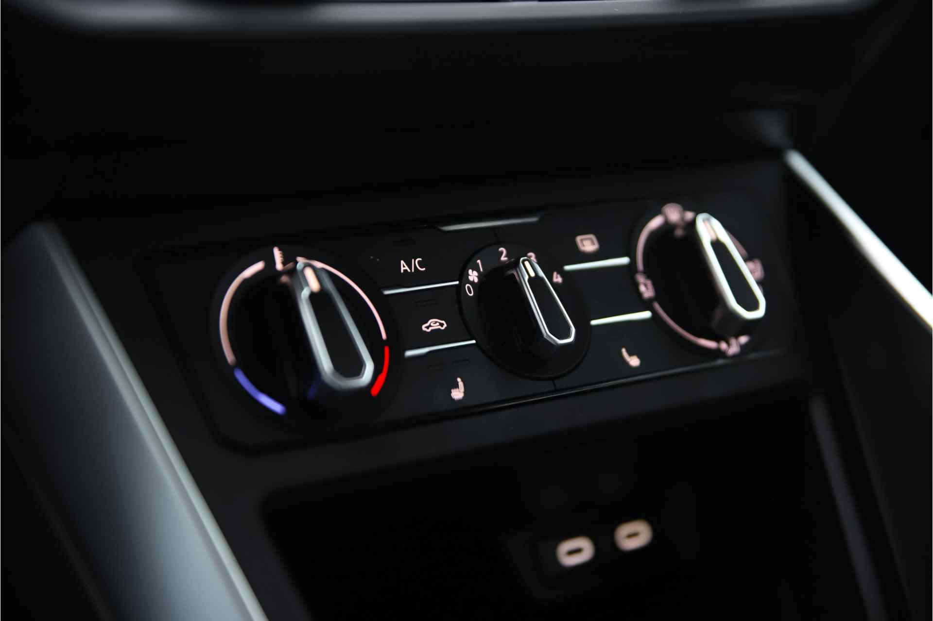 Volkswagen Taigo Life 1.0TSi 95pk | Navigatie | Camera | Stoelverwarming | - 17/33