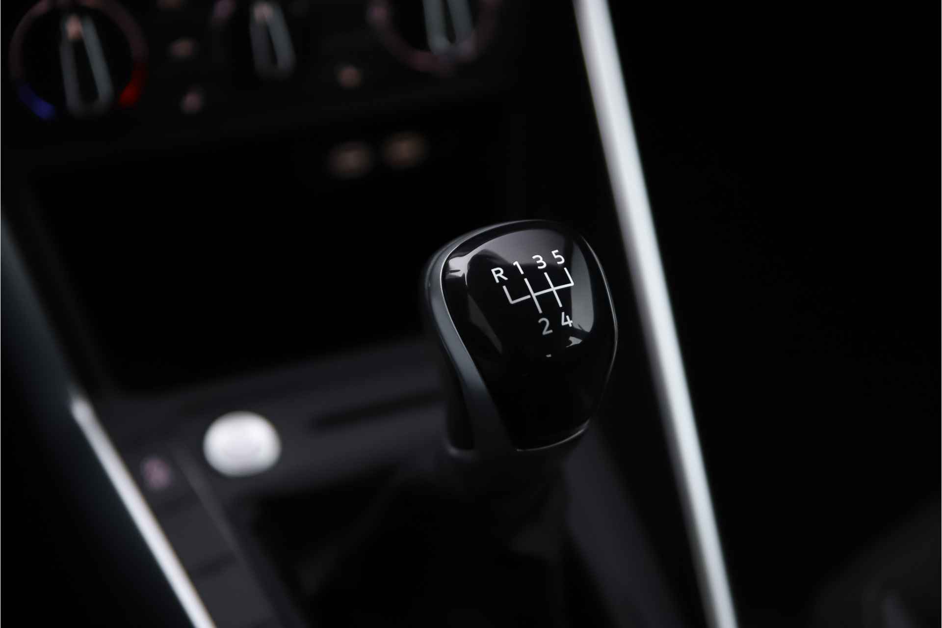 Volkswagen Taigo Life 1.0TSi 95pk | Navigatie | Camera | Stoelverwarming | - 20/33