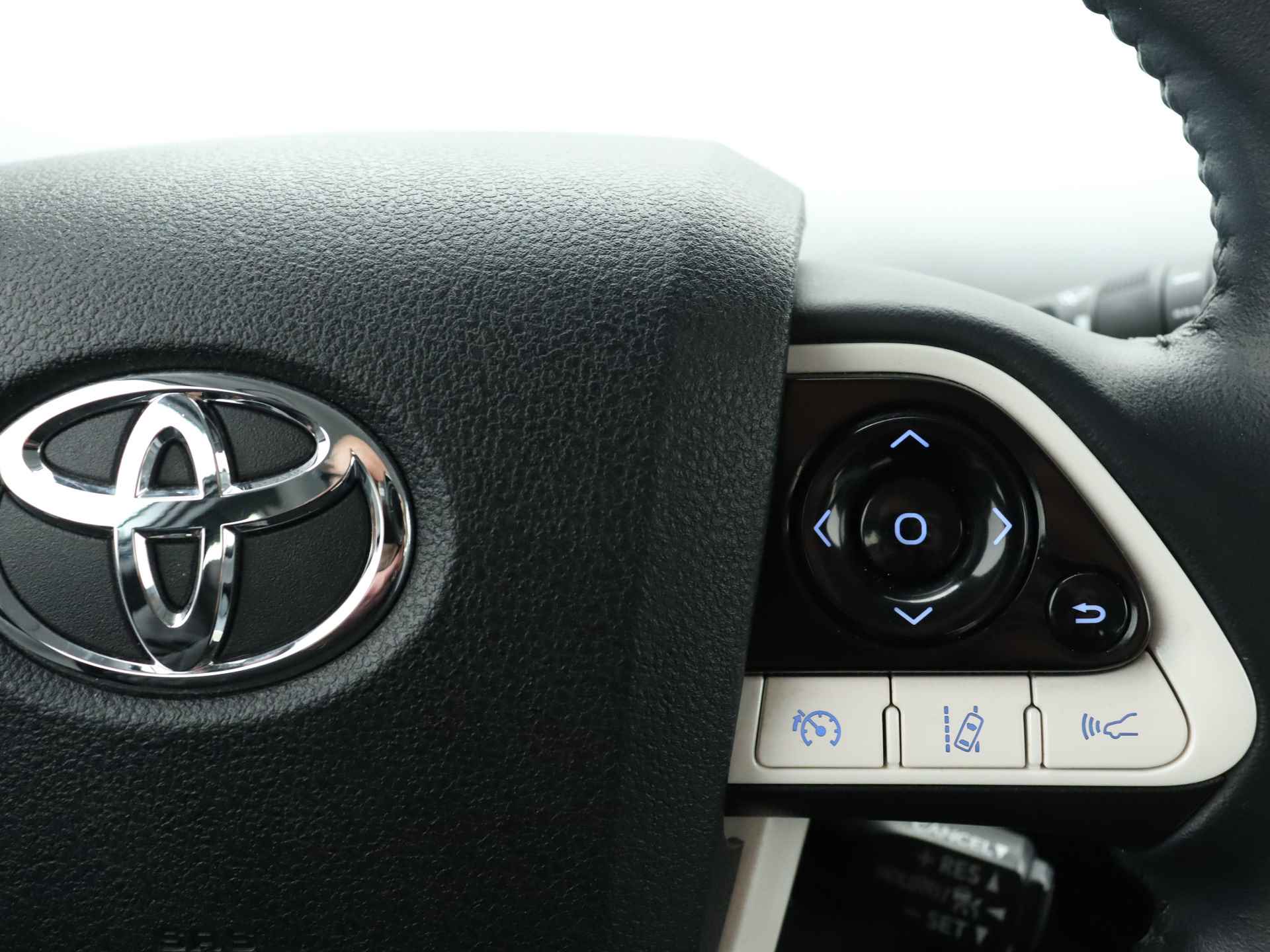 Toyota Prius 1.8 Hybrid Dynamic | Camera | Bluetooth | Airco | - 17/40