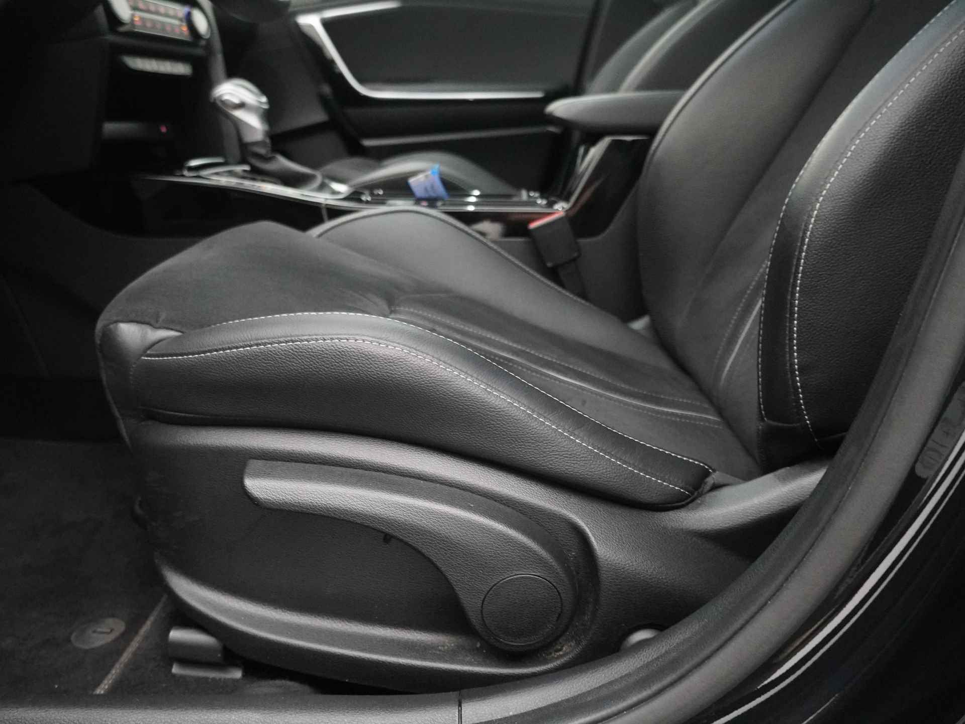 Kia Ceed Sportswagon 1.5 T-GDi GT-Line Automaat - Apple CarPlay/Android Auto - Stoel en stuurwiel verwarming - Panoramadak - Fabrieksgarantie tot 02-2029 - 19/51