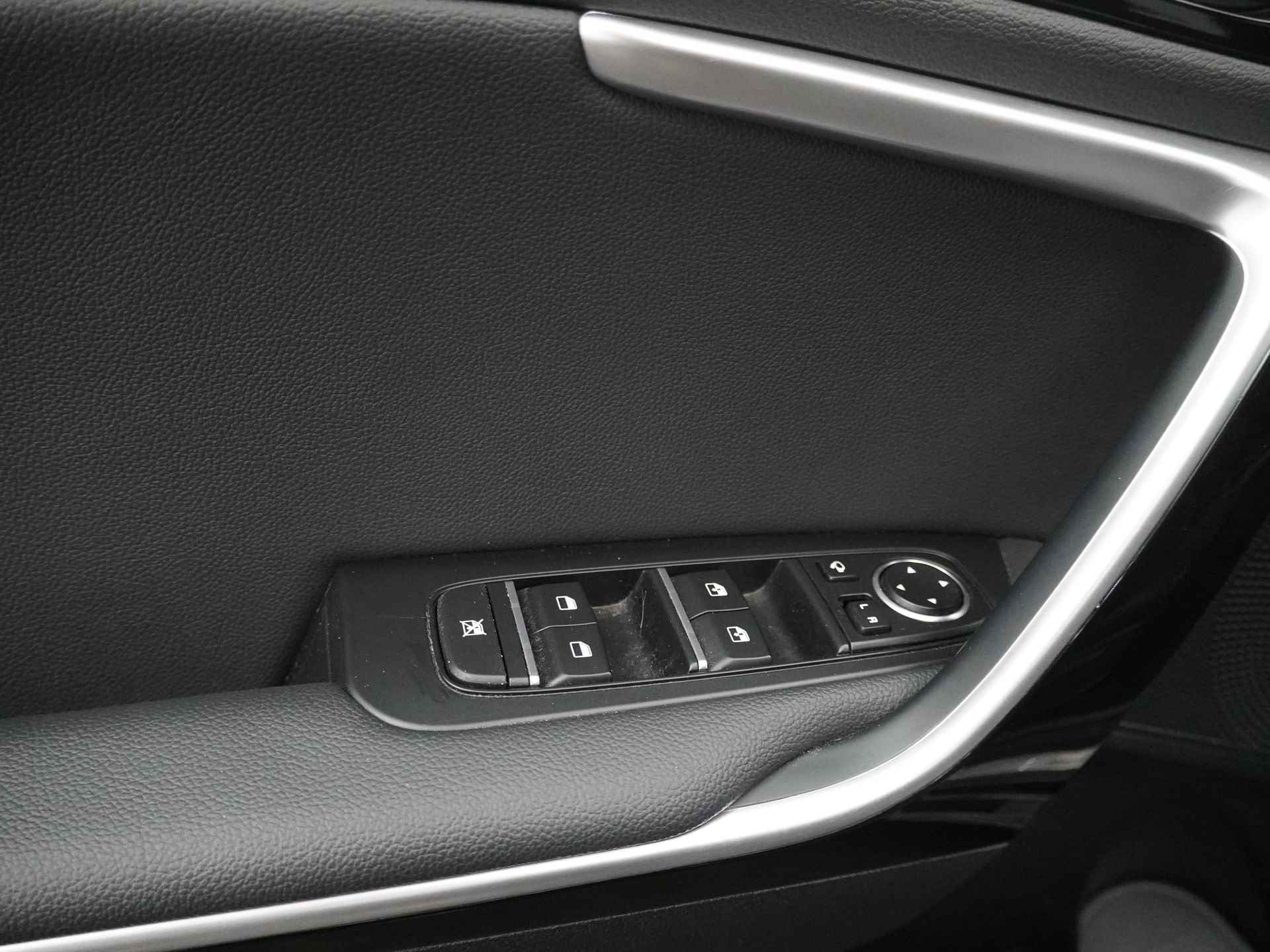 Kia Ceed Sportswagon 1.5 T-GDi GT-Line Automaat - Apple CarPlay/Android Auto - Stoel en stuurwiel verwarming - Panoramadak - Fabrieksgarantie tot 02-2029 - 20/51