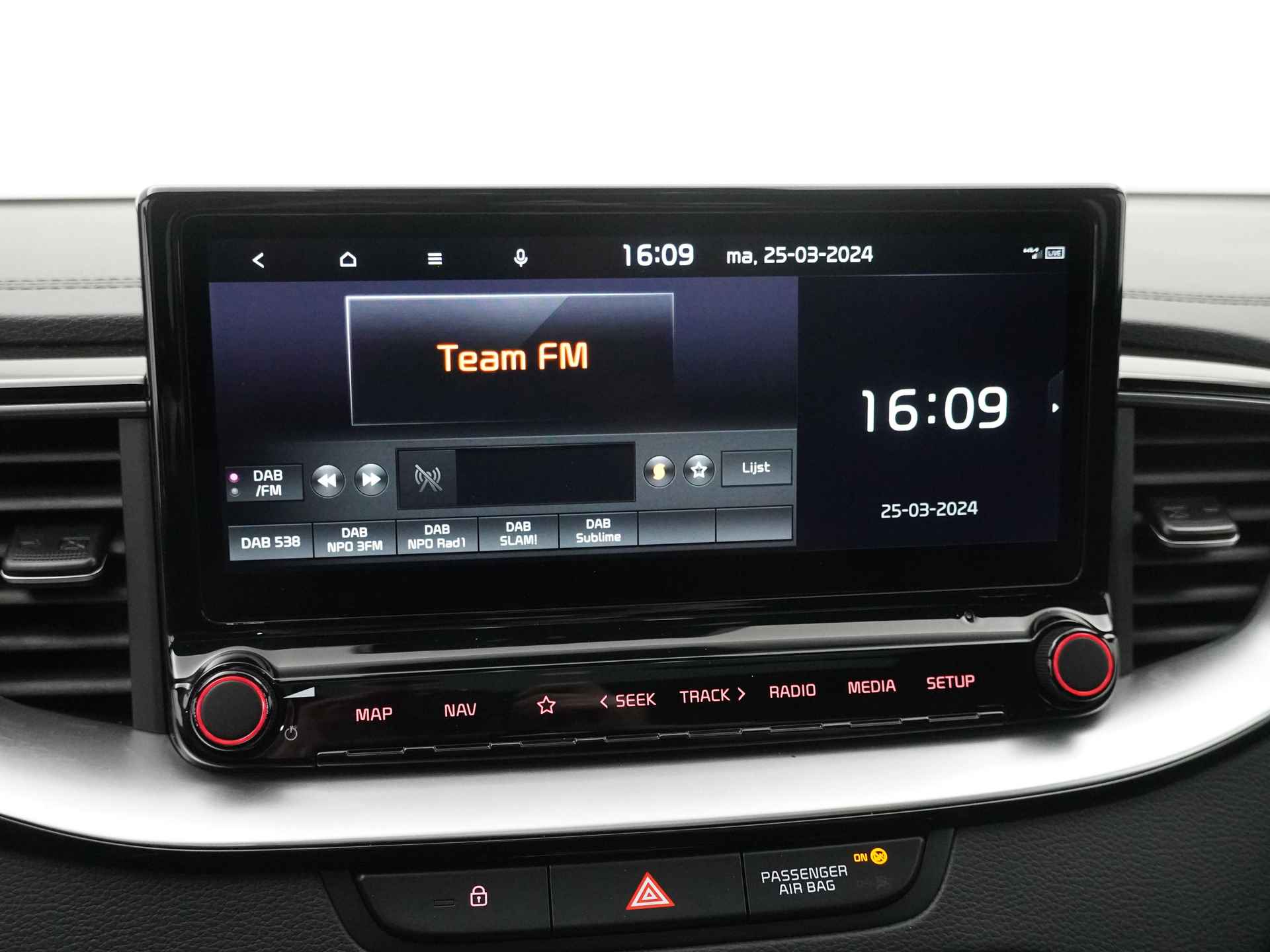 Kia Ceed Sportswagon 1.5 T-GDi GT-Line Automaat - Apple CarPlay/Android Auto - Stoel en stuurwiel verwarming - Panoramadak - Fabrieksgarantie tot 02-2029 - 29/51