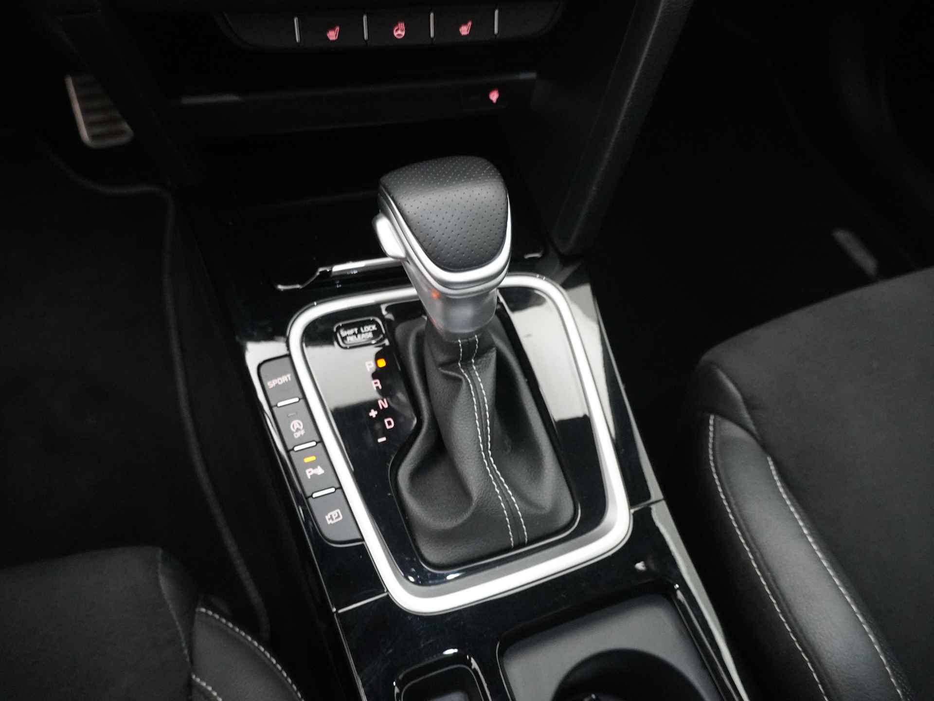 Kia Ceed Sportswagon 1.5 T-GDi GT-Line Automaat - Apple CarPlay/Android Auto - Stoel en stuurwiel verwarming - Panoramadak - Fabrieksgarantie tot 02-2029 - 31/51