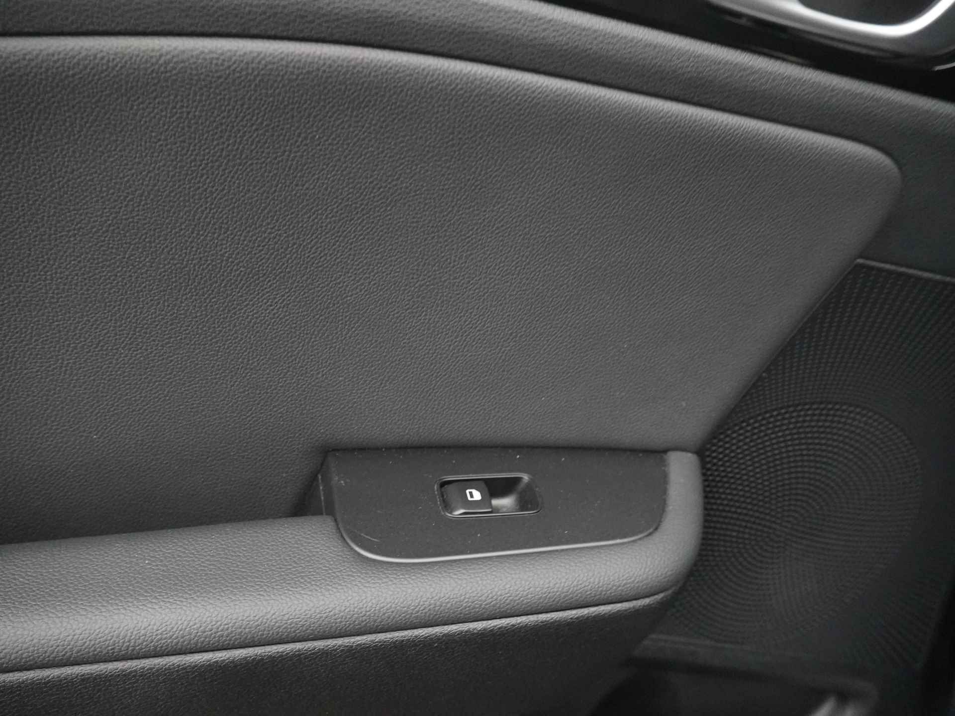 Kia Ceed Sportswagon 1.5 T-GDi GT-Line Automaat - Apple CarPlay/Android Auto - Stoel en stuurwiel verwarming - Panoramadak - Fabrieksgarantie tot 02-2029 - 34/51
