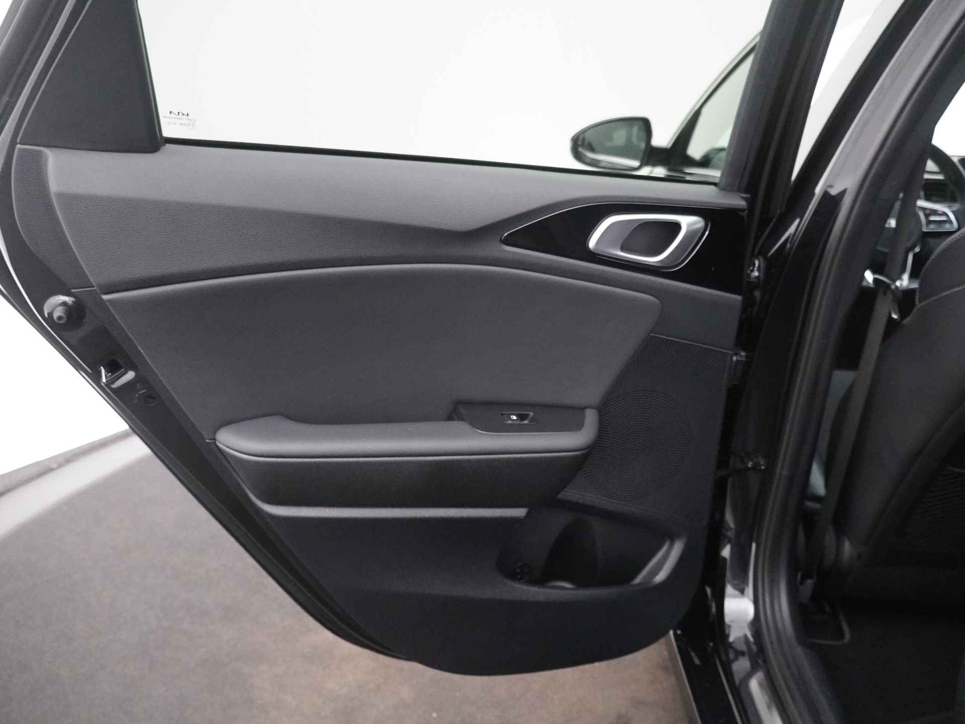 Kia Ceed Sportswagon 1.5 T-GDi GT-Line Automaat - Apple CarPlay/Android Auto - Stoel en stuurwiel verwarming - Panoramadak - Fabrieksgarantie tot 02-2029 - 35/51