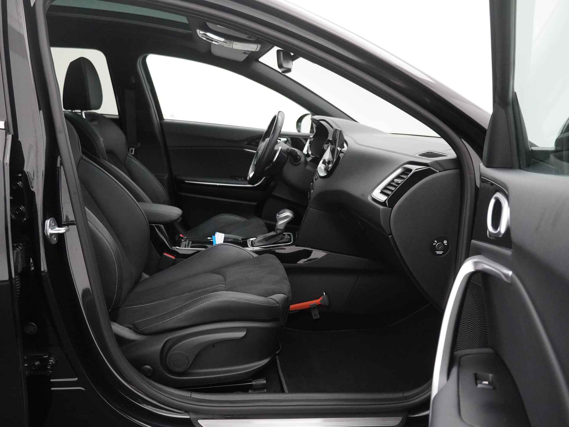 Kia Ceed Sportswagon 1.5 T-GDi GT-Line Automaat - Apple CarPlay/Android Auto - Stoel en stuurwiel verwarming - Panoramadak - Fabrieksgarantie tot 02-2029 - 39/51