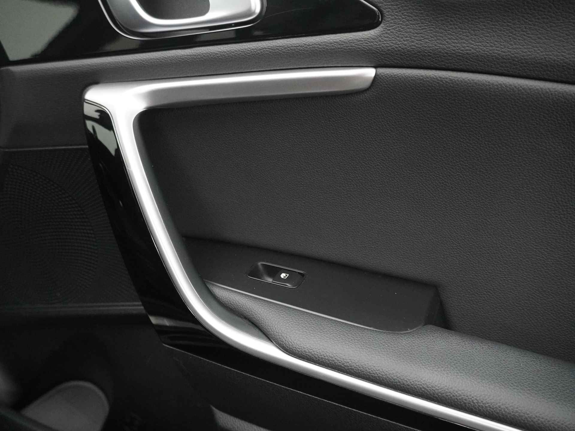 Kia Ceed Sportswagon 1.5 T-GDi GT-Line Automaat - Apple CarPlay/Android Auto - Stoel en stuurwiel verwarming - Panoramadak - Fabrieksgarantie tot 02-2029 - 42/51