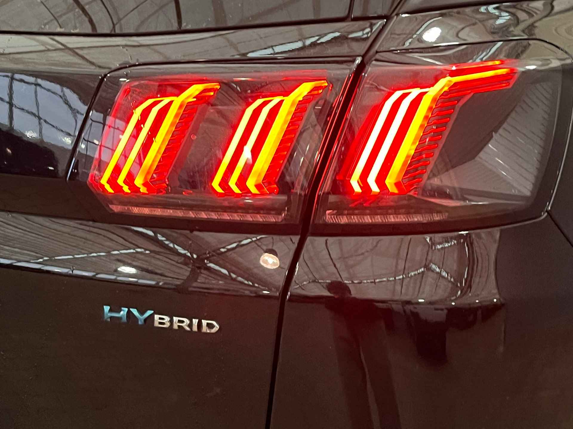 Peugeot 3008 1.6 HYbrid 225 GT - 13/36