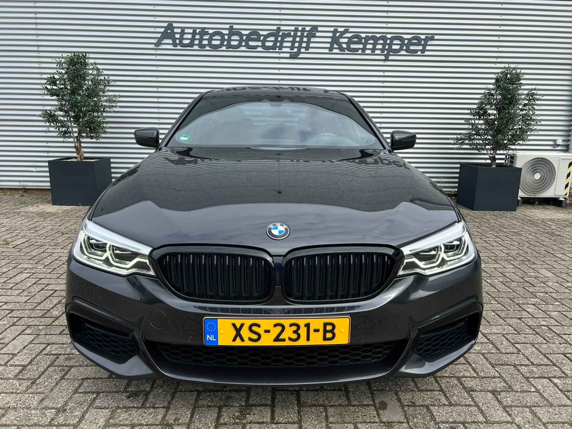 BMW 5 Serie 520i High Executive M-Sport I Schuifdak I Head-Up I Stuurwielverwarming I Leder I LED I NAP! BOVAG-garantie - 2/33