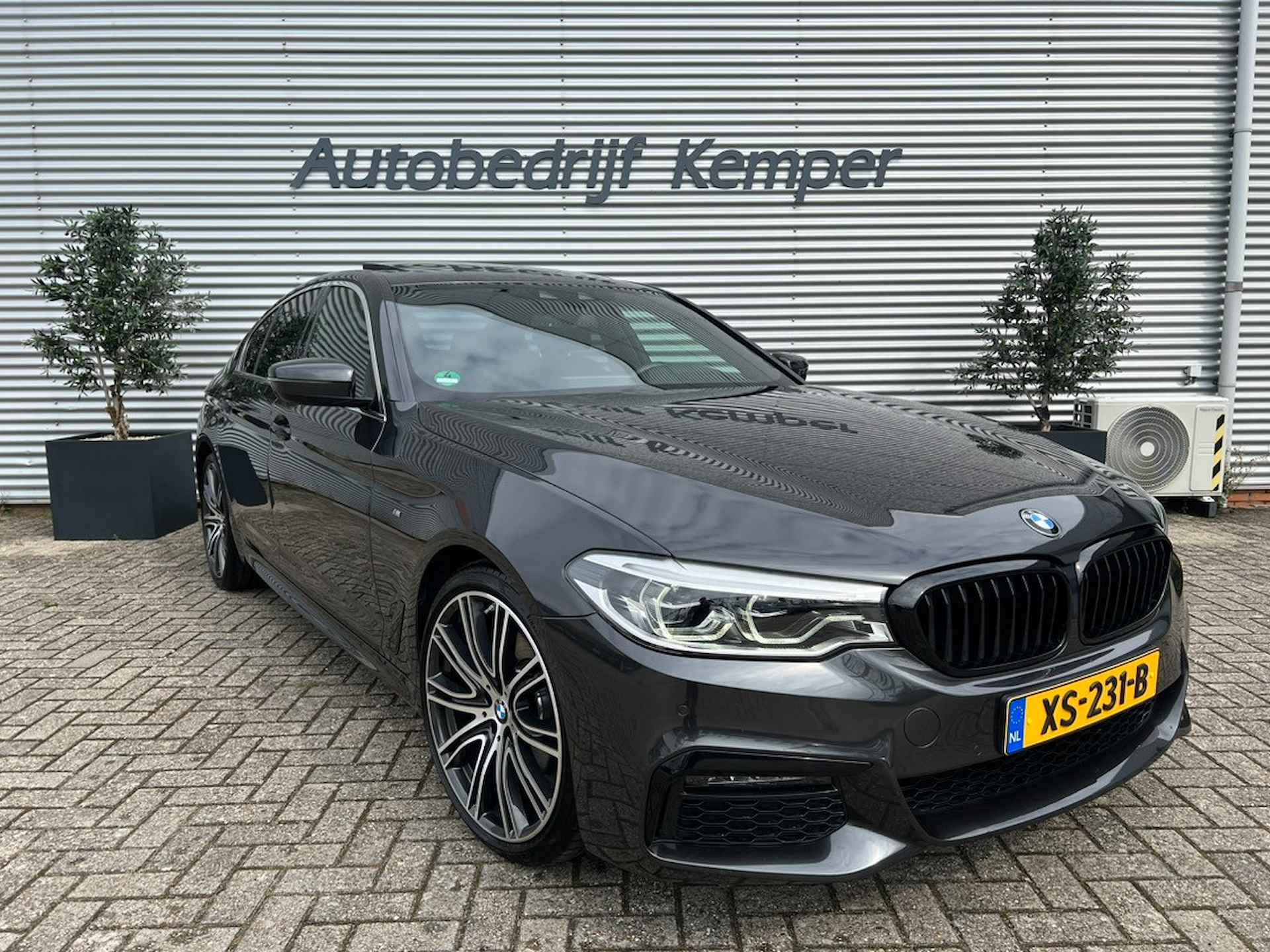 BMW 5 Serie 520i High Executive M-Sport I Schuifdak I Head-Up I Stuurwielverwarming I Leder I LED I NAP! BOVAG-garantie - 3/33