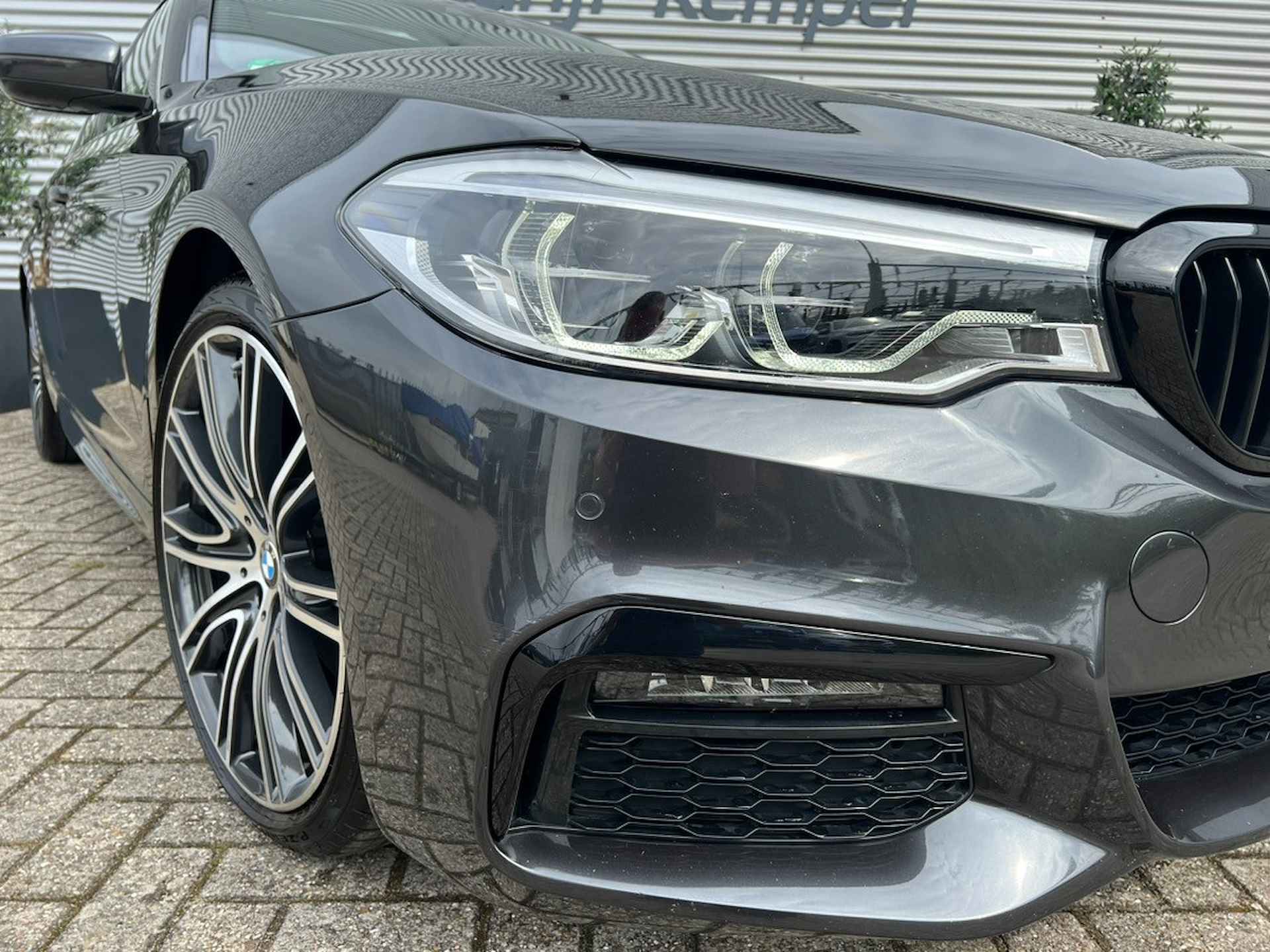 BMW 5 Serie 520i High Executive M-Sport I Schuifdak I Head-Up I Stuurwielverwarming I Leder I LED I NAP! BOVAG-garantie - 5/33