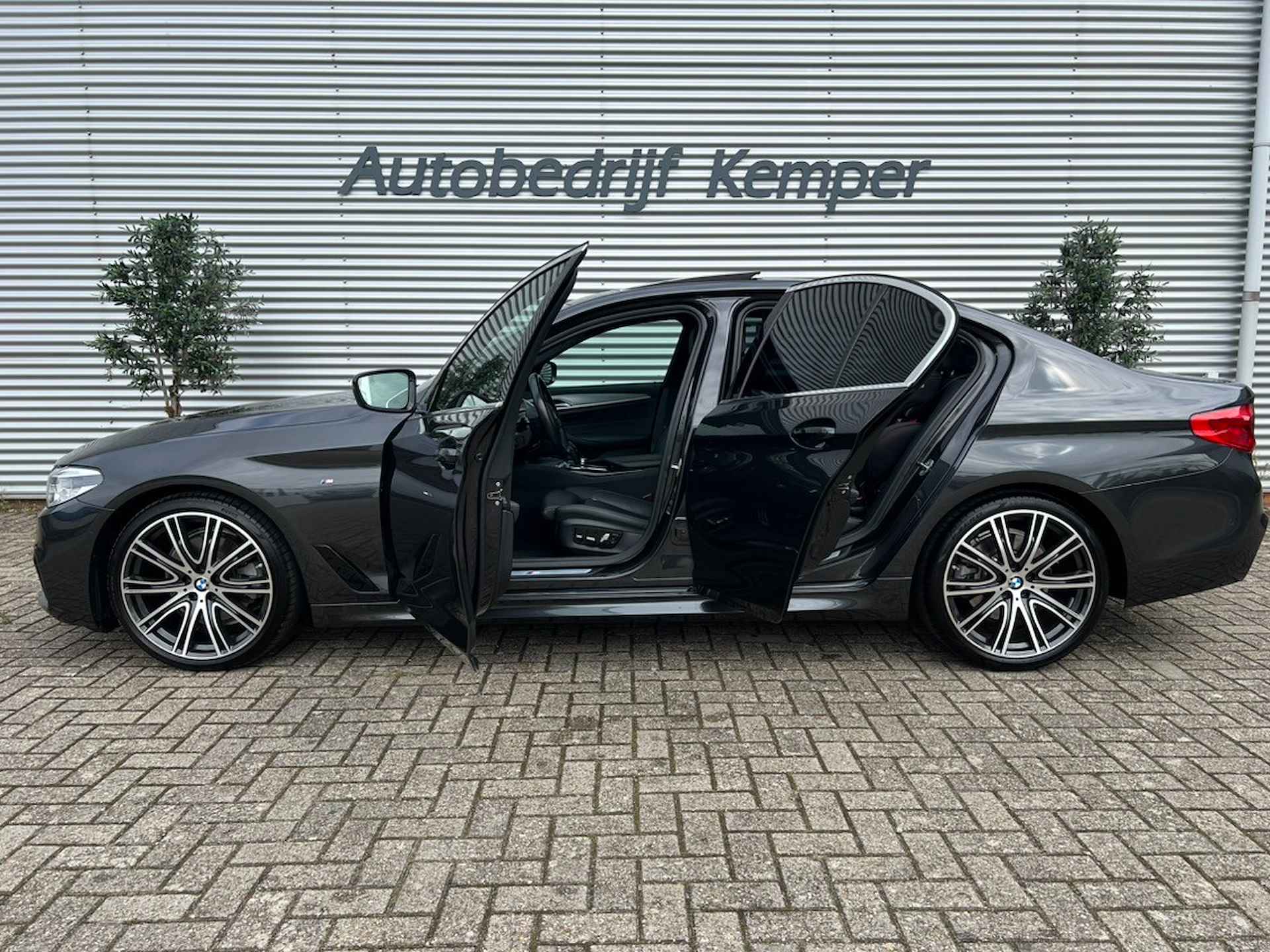 BMW 5 Serie 520i High Executive M-Sport I Schuifdak I Head-Up I Stuurwielverwarming I Leder I LED I NAP! BOVAG-garantie - 8/33