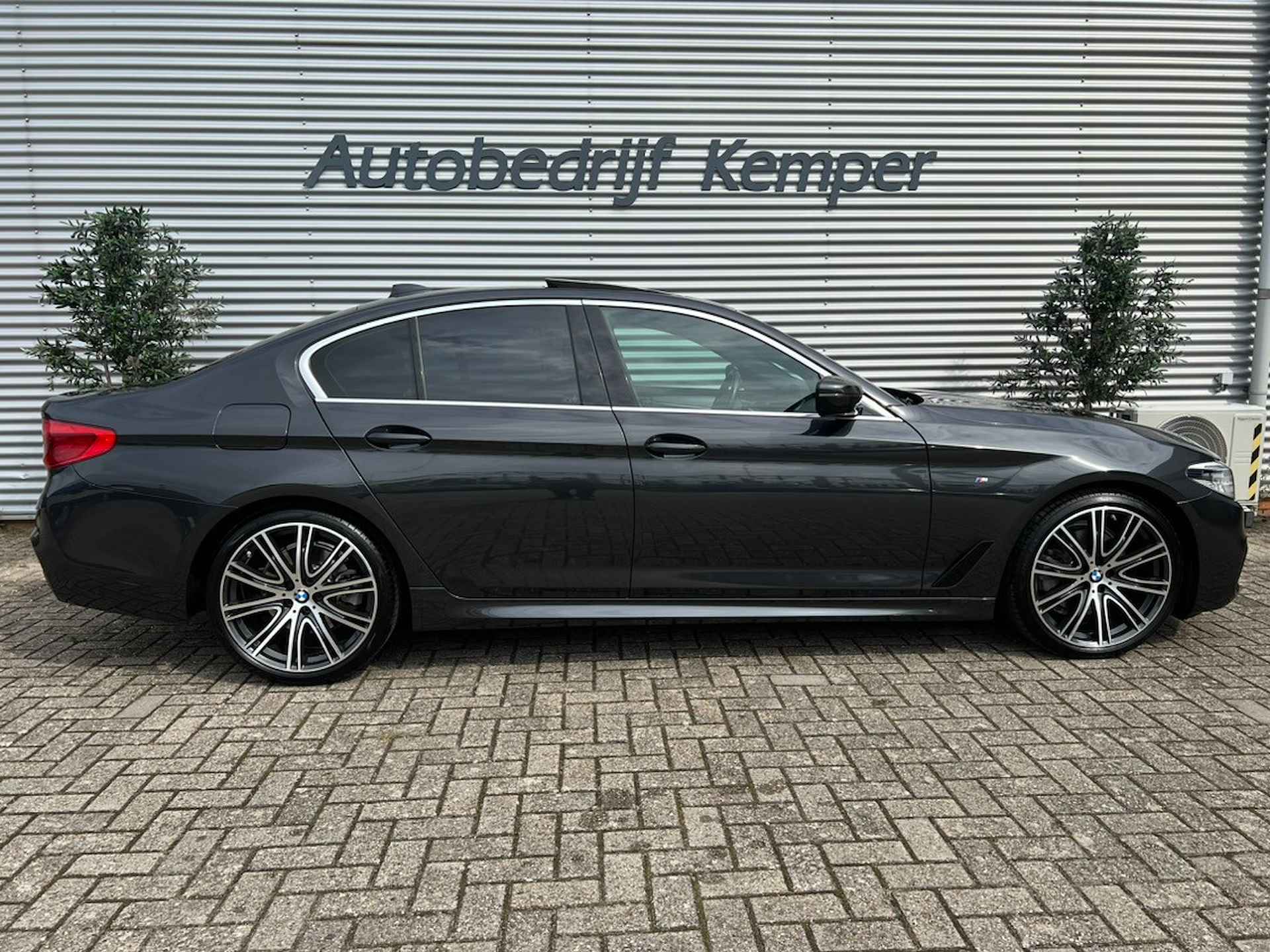 BMW 5 Serie 520i High Executive M-Sport I Schuifdak I Head-Up I Stuurwielverwarming I Leder I LED I NAP! BOVAG-garantie - 19/33