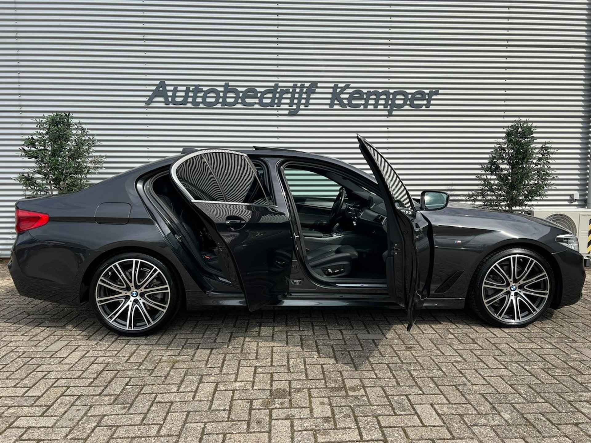 BMW 5 Serie 520i High Executive M-Sport I Schuifdak I Head-Up I Stuurwielverwarming I Leder I LED I NAP! BOVAG-garantie - 20/33