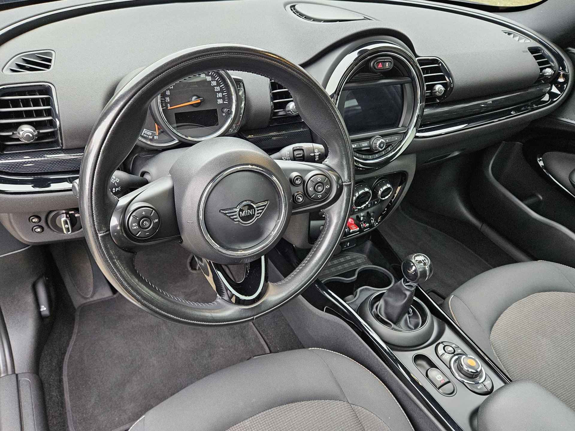 Mini Clubman 1.5 Business Edition / Panoramadak / Navi / 17'' LMV / Elek. verstel + inklapbare spiegels / Bluetooth / Apple Carplay / (MET GARANTIE*) - 9/27