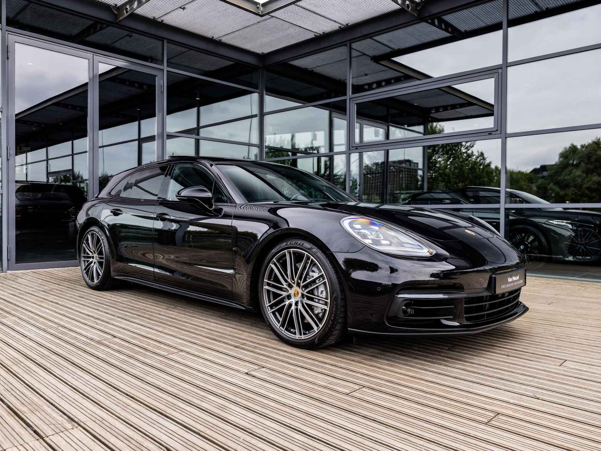 Porsche Panamera Sport Turismo 2.9 4 E-Hybrid | 14-WEG STOELEN | PANORAMADAK | BOSE | 21 INCH TURBO DESIGN | KEYLESS | PDLS | PASM LUCHTVERING | SPORTUITLAATSYSTEEM | SPORTCHRONO | 4-WIELBESTURING | ADAPTIVE CRUISE CONTROL | - 4/61