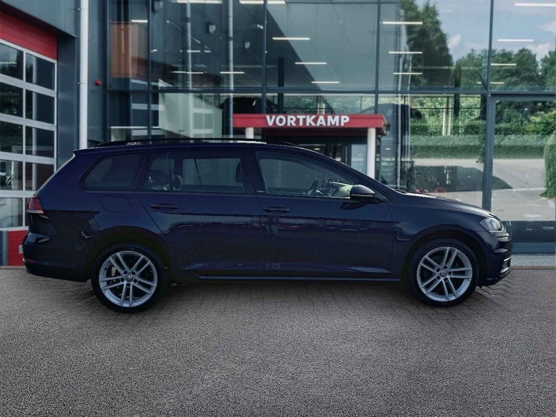 VOLKSWAGEN Golf 1.0 TSI UNITED NAVI/CARPLAY/PDC/STOELVERW - 4/24