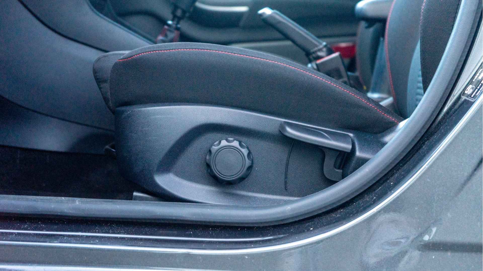 Ford Fiesta 1.0 EcoBoost Hybrid ST-Line | Seat pack | Stoel/stuurwielverwarming | Voorruitverwarming | Dealer auto | - 12/27