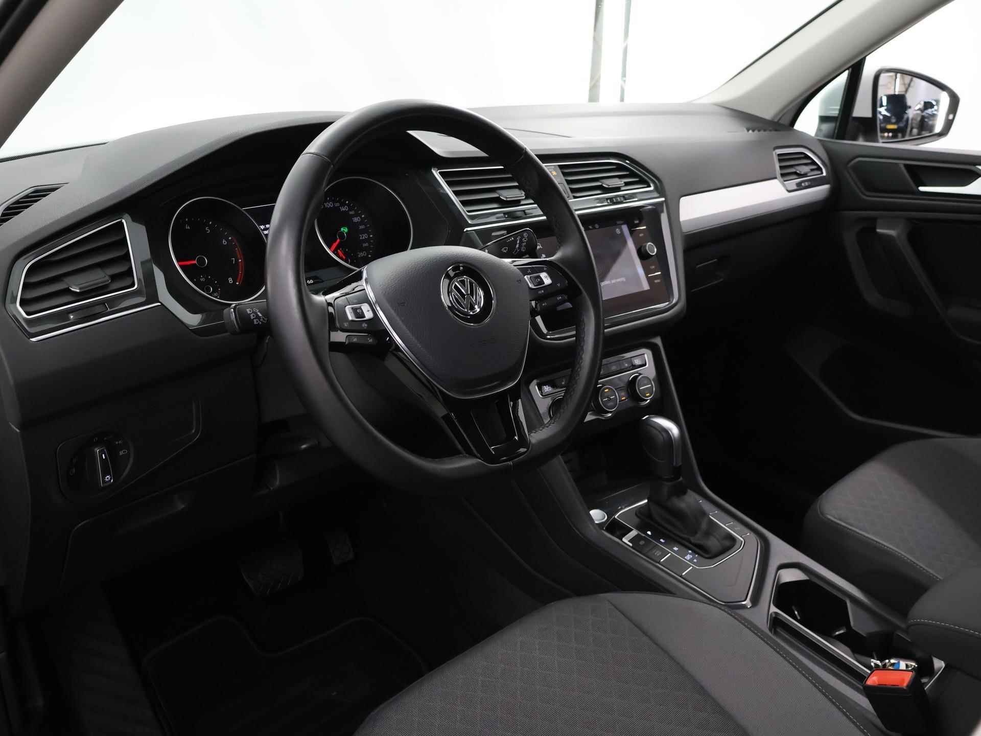 Volkswagen Tiguan Allspace 1.5 TSI Comfortline Business 7p. | Adaptive Cruise Control  | Stoelverwarming | Parkeercamera | Navigatie | - 8/36