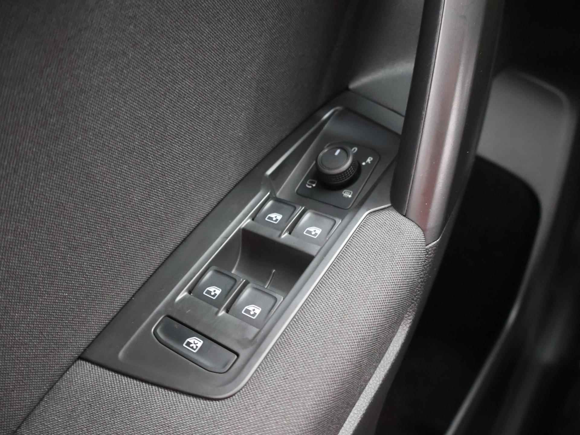 Volkswagen Tiguan Allspace 1.5 TSI Comfortline Business 7p. | Adaptive Cruise Control  | Stoelverwarming | Parkeercamera | Navigatie | - 32/36