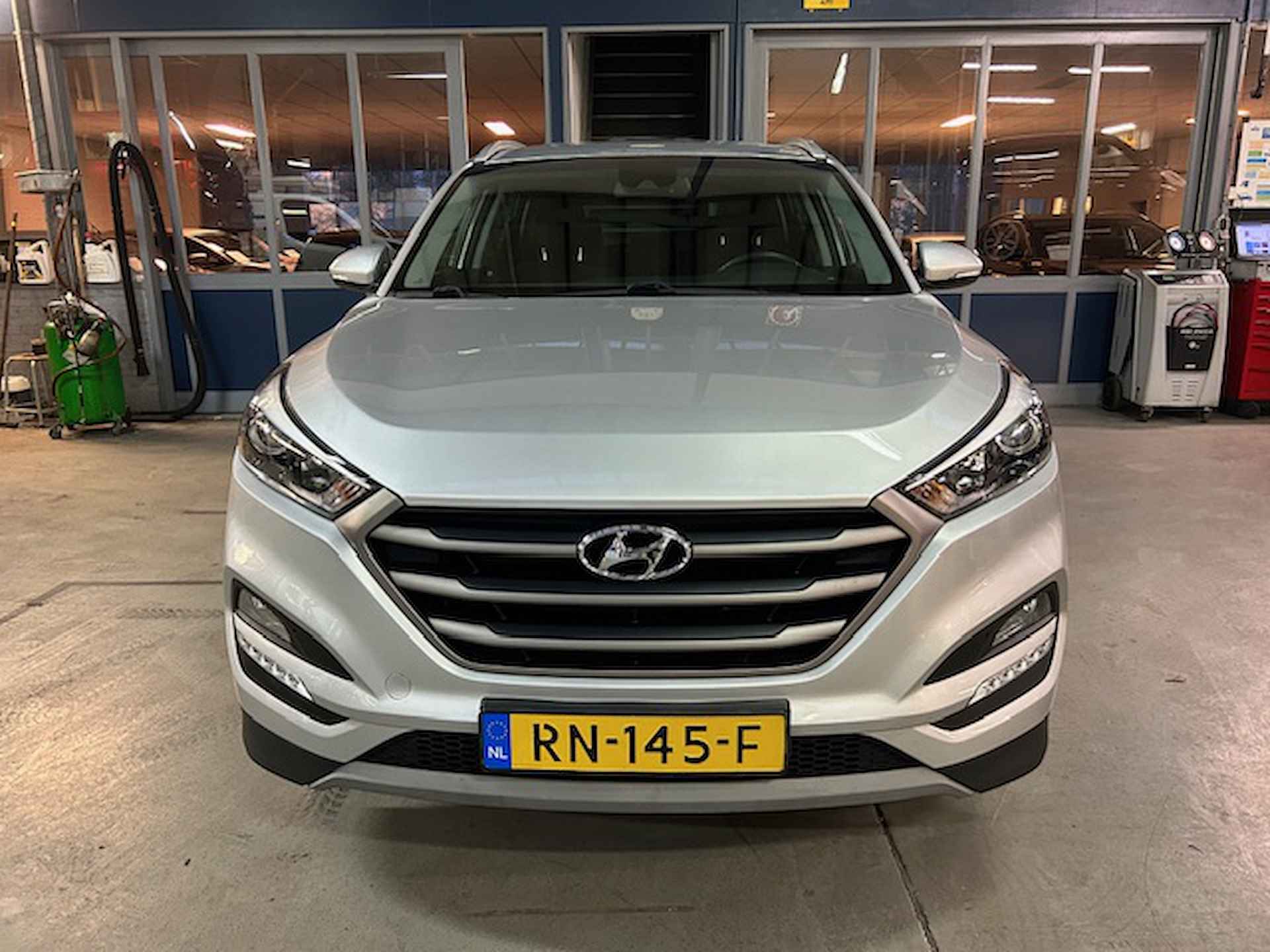 Hyundai Tucson 1.6 GDi 132pk Anniversary Edition | Trekhaak | Navigatie | Camera | Climate control | LED | Stoelverwarming | Cruise control | NAP | Rijklaar prijs! - 9/25