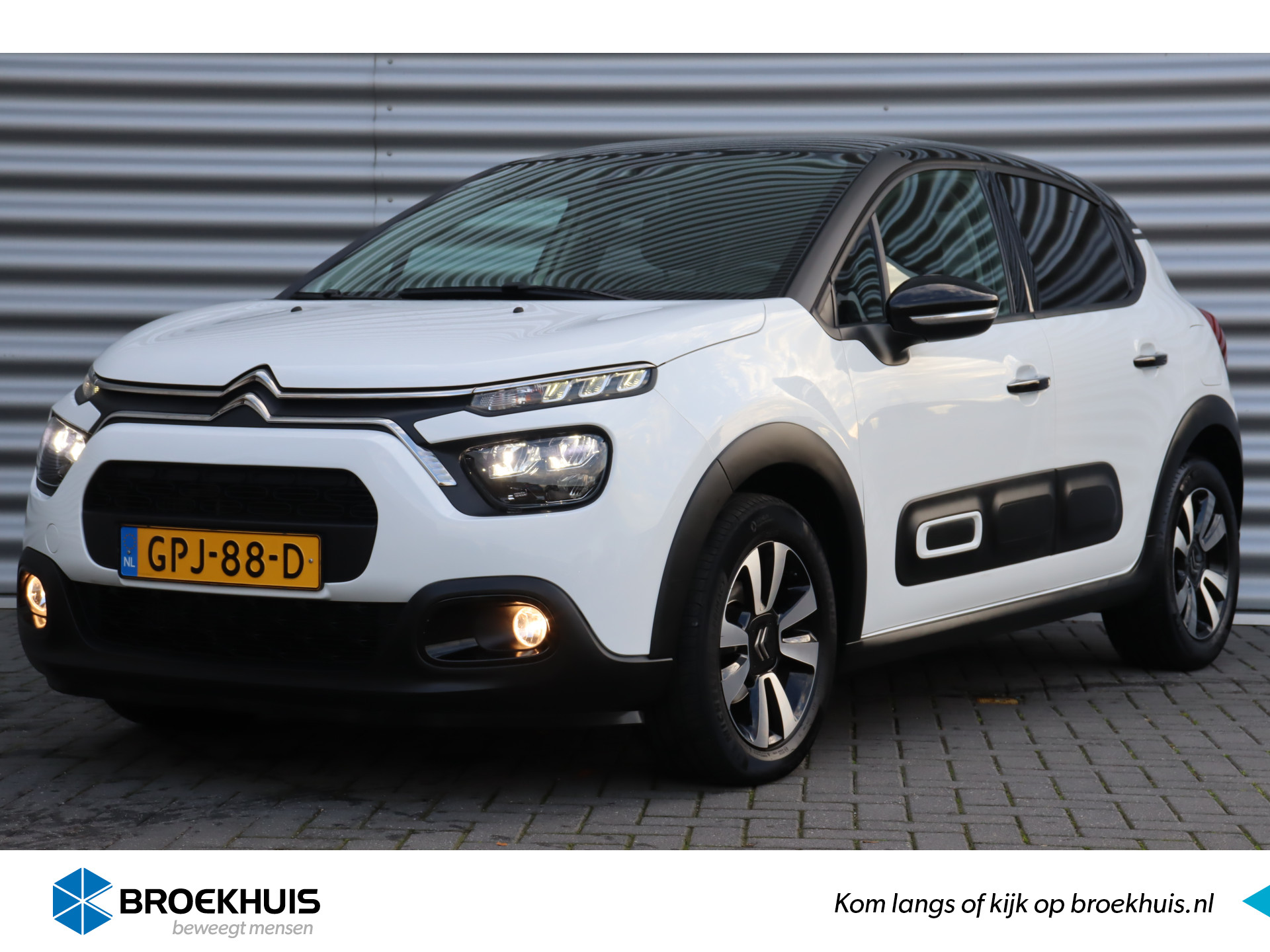 Citroën C3 1.2 PURETECH 110PK FEEL EDITION AUTOMAAT / NAVI / CLIMA / LED / PDC / 16" LMV / KEYLESS / BLUETOOTH / CRUISECONTROL / 1E EIGENAA