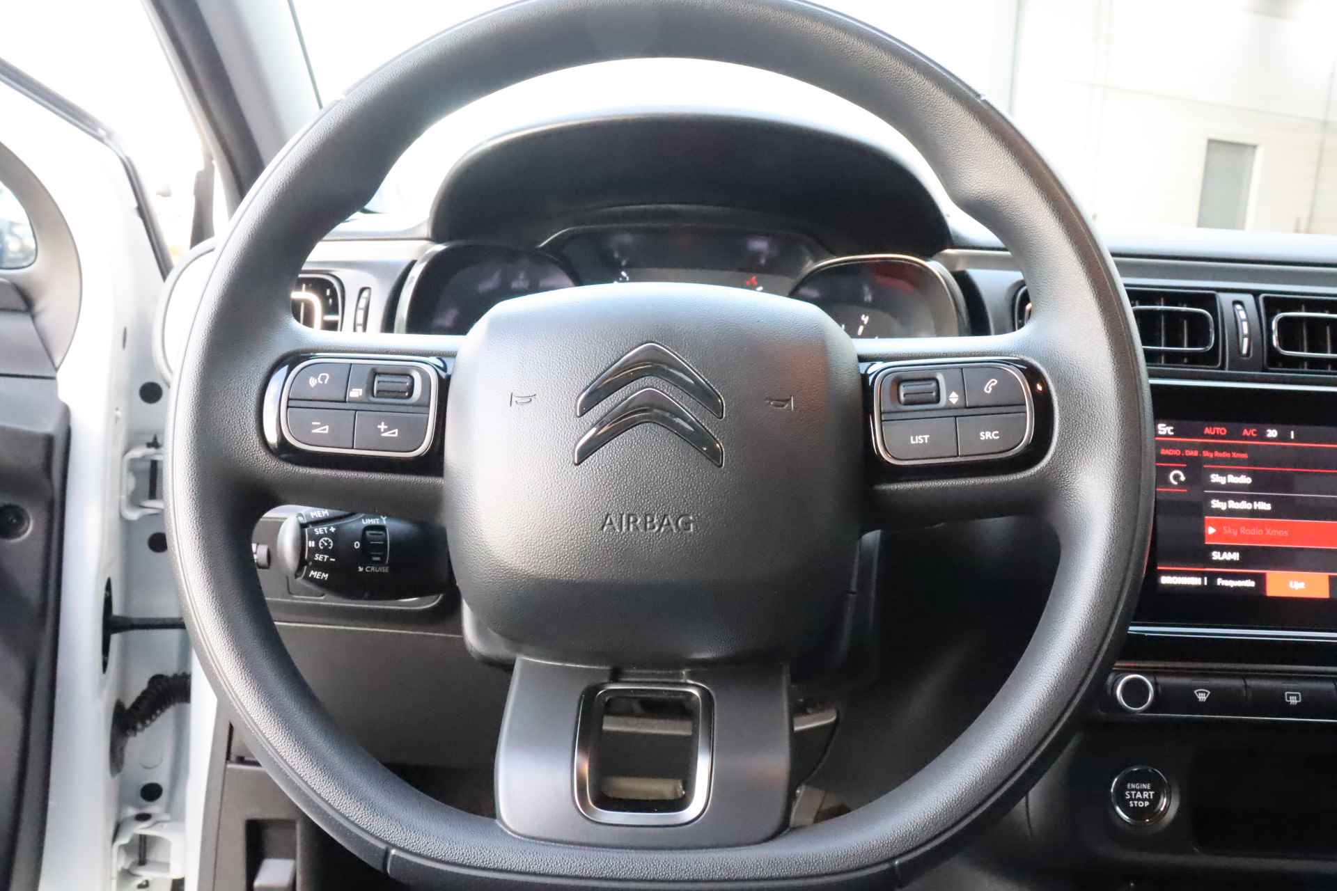 Citroën C3 1.2 PURETECH 110PK FEEL EDITION AUTOMAAT / NAVI / CLIMA / LED / PDC / 16" LMV / KEYLESS / BLUETOOTH / CRUISECONTROL / 1E EIGENAA - 28/33